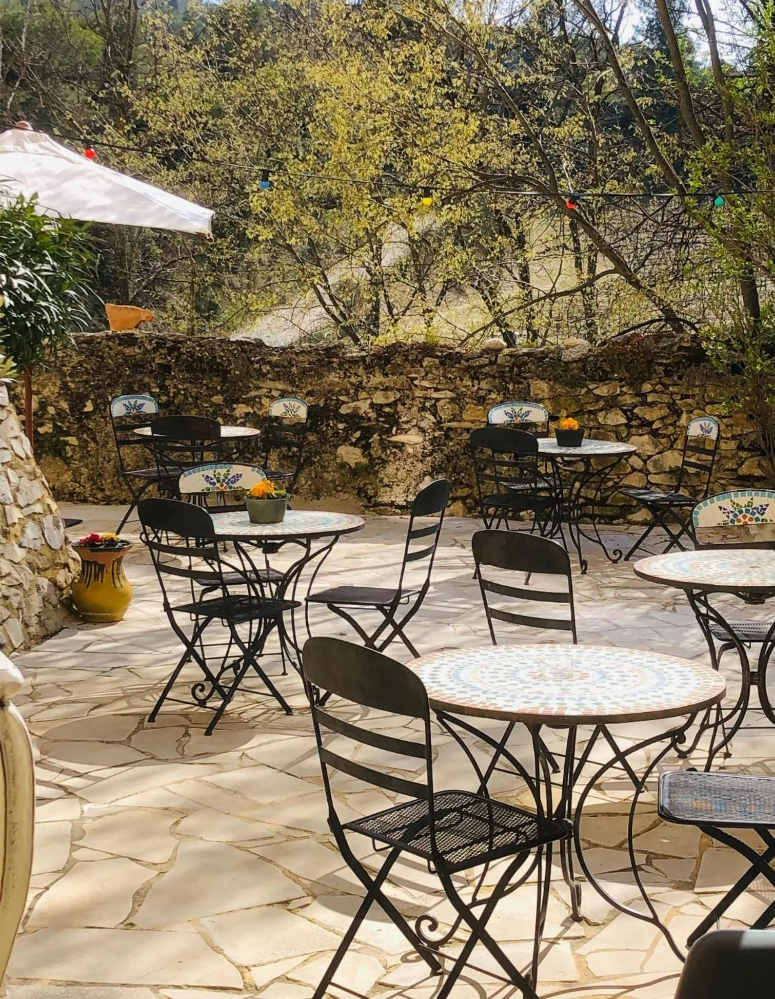 Patio in Hôtel La Bastide de Vaison
