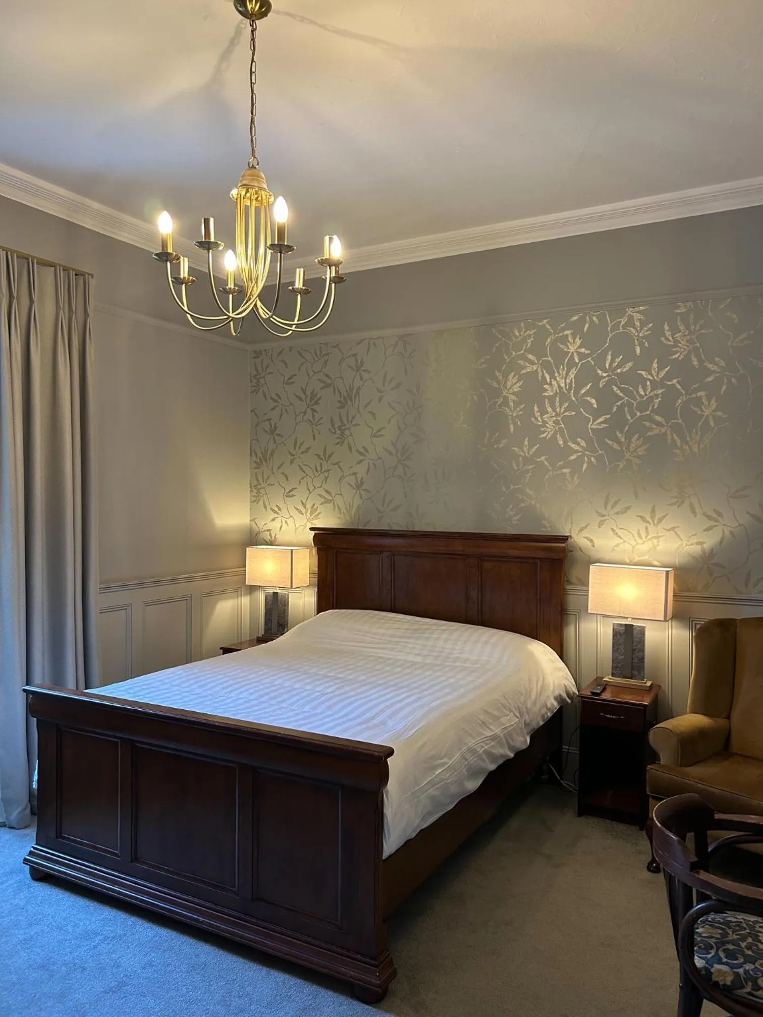 Bed in Belvedere Lodge