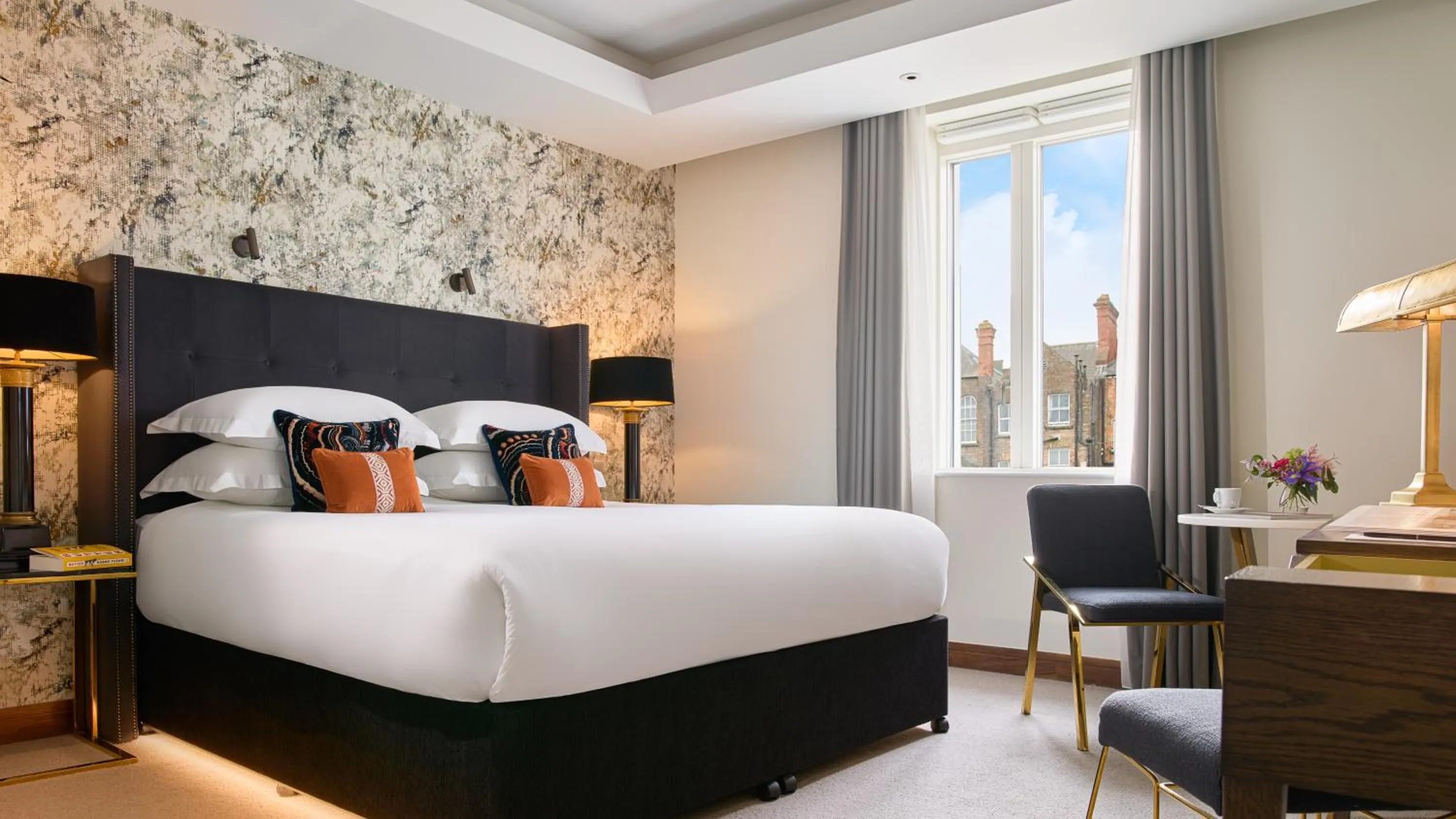 Bedroom, Bed in Dylan