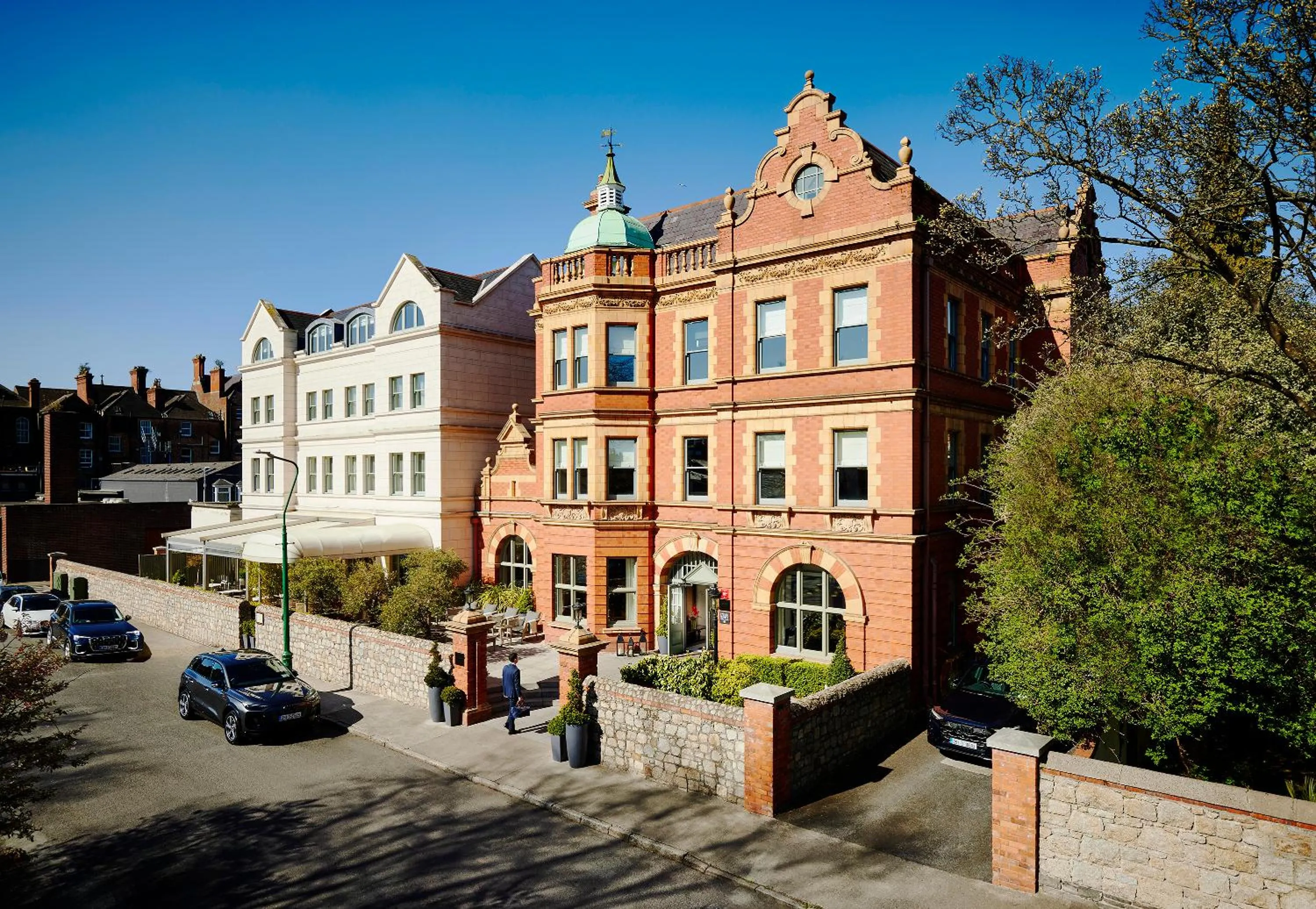 Property building in Dylan