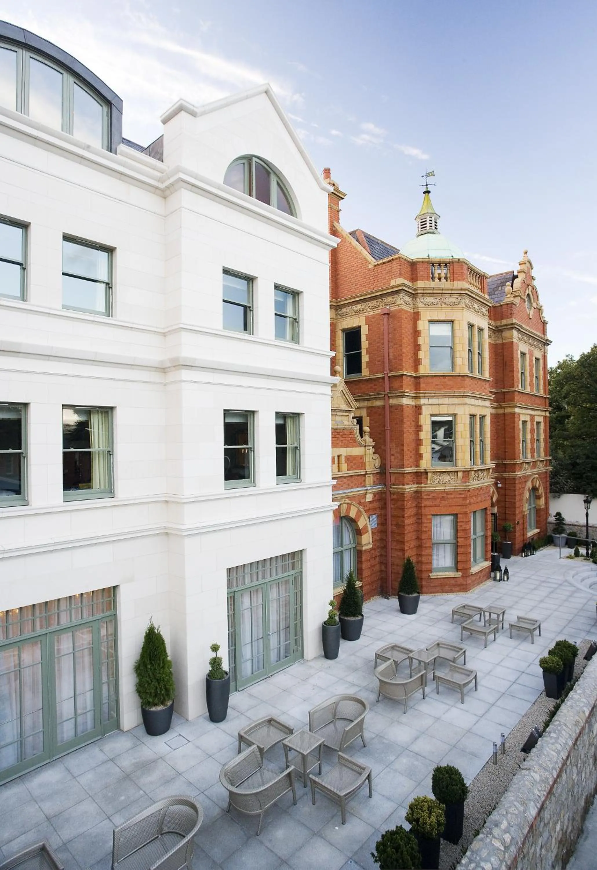 Facade/entrance in Dylan