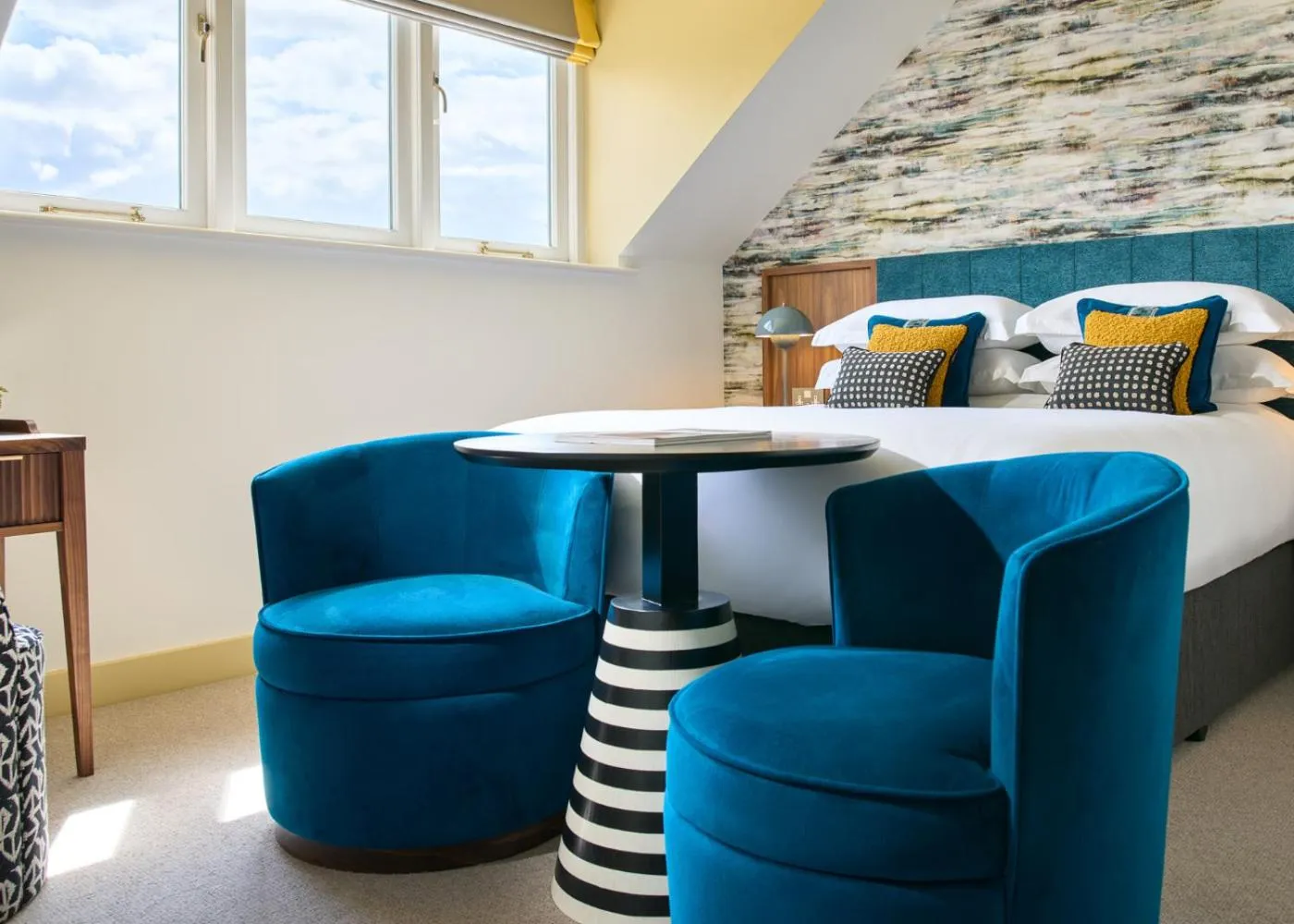 Guests, Bed in Dylan