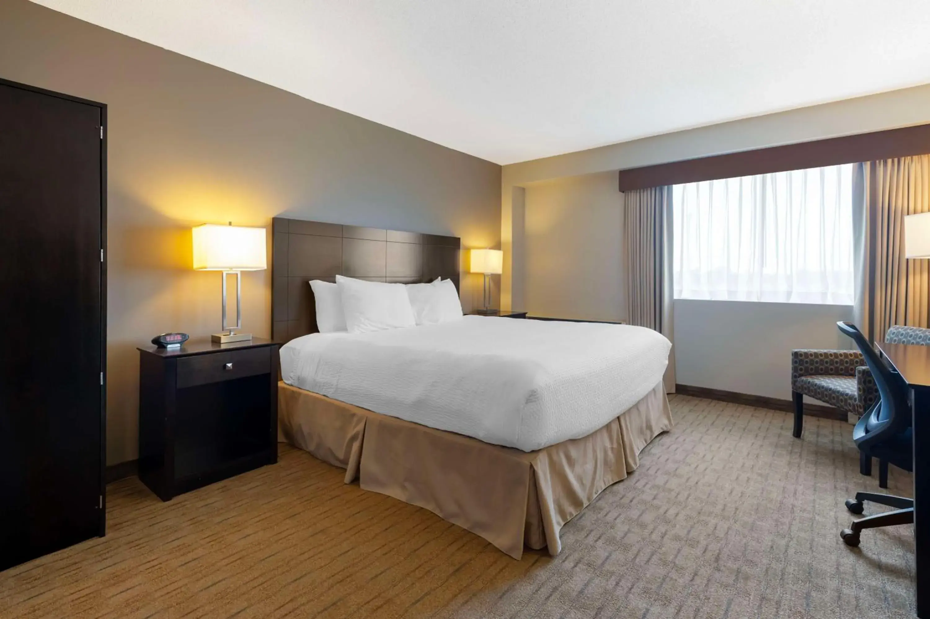 Bedroom, Bed in Best Western Pembroke Inn & Conference Centre Bedroom, Bed in Best Western Pembroke Inn & Conference Centre