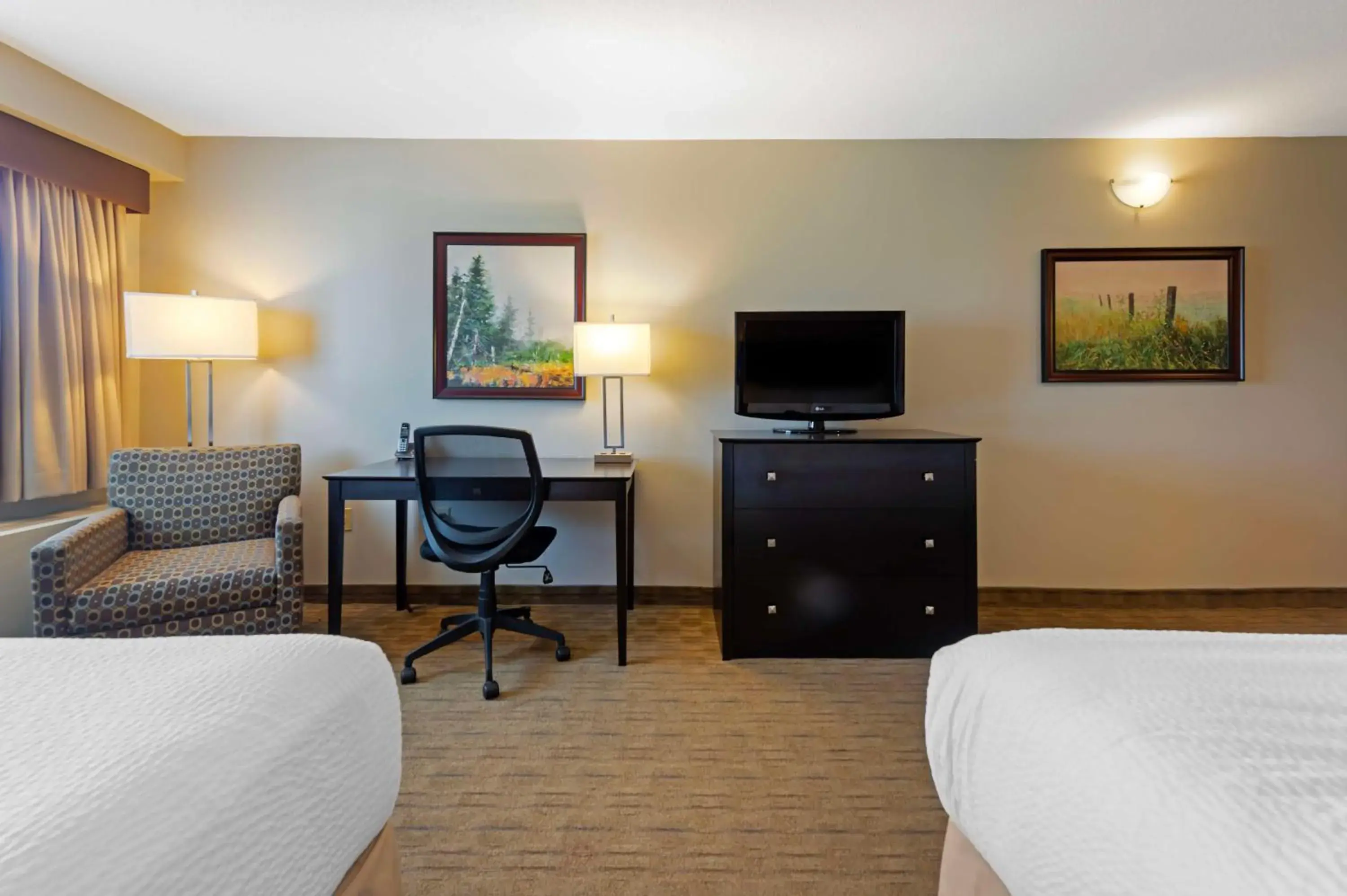 Bedroom, Bed in Best Western Pembroke Inn & Conference Centre Bedroom, Bed in Best Western Pembroke Inn & Conference Centre