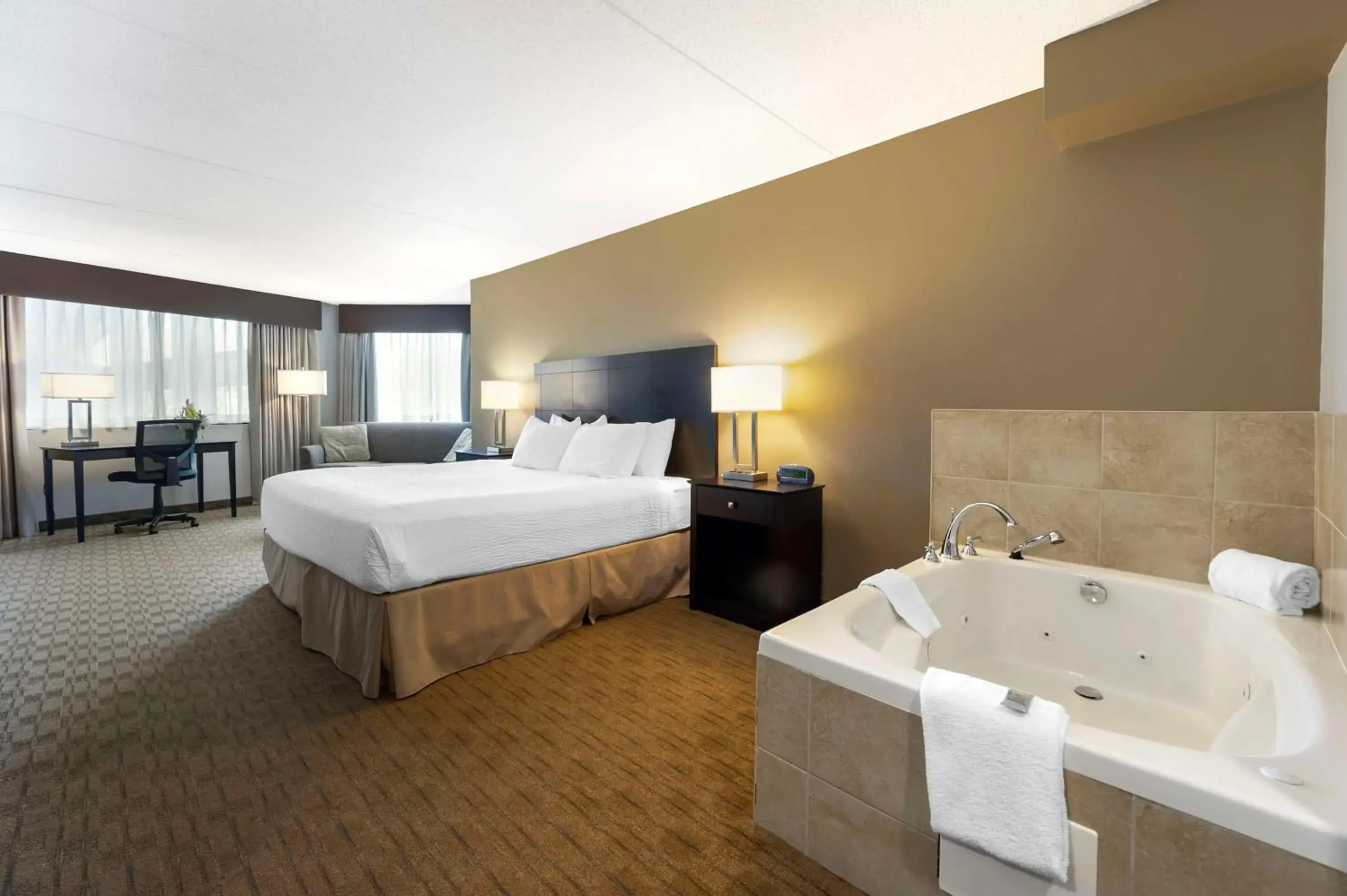 Bedroom, Bed in Best Western Pembroke Inn & Conference Centre Bedroom, Bed in Best Western Pembroke Inn & Conference Centre