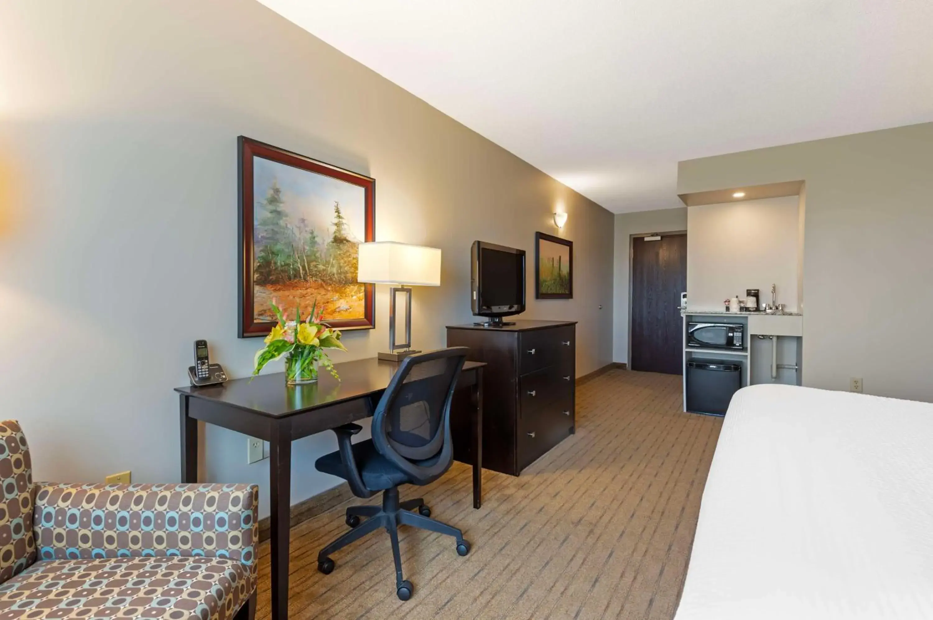 Bedroom, Bed in Best Western Pembroke Inn & Conference Centre Bedroom, Bed in Best Western Pembroke Inn & Conference Centre