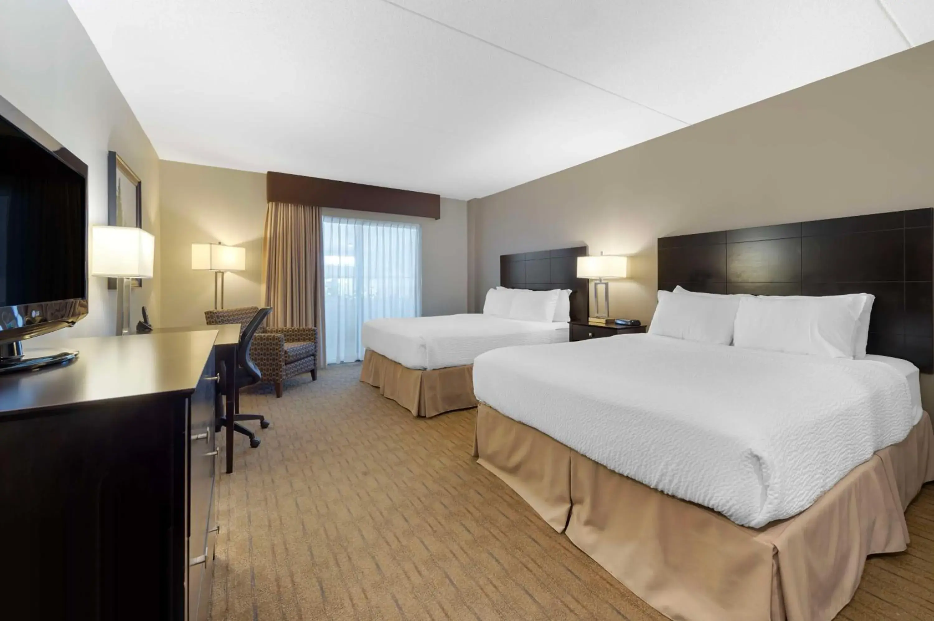 Queen Room with Two Queen Beds and Pool View - Non-Smoking in Best Western Pembroke Inn & Conference Centre Queen Room with Two Queen Beds and Pool View - Non-Smoking in Best Western Pembroke Inn & Conference Centre