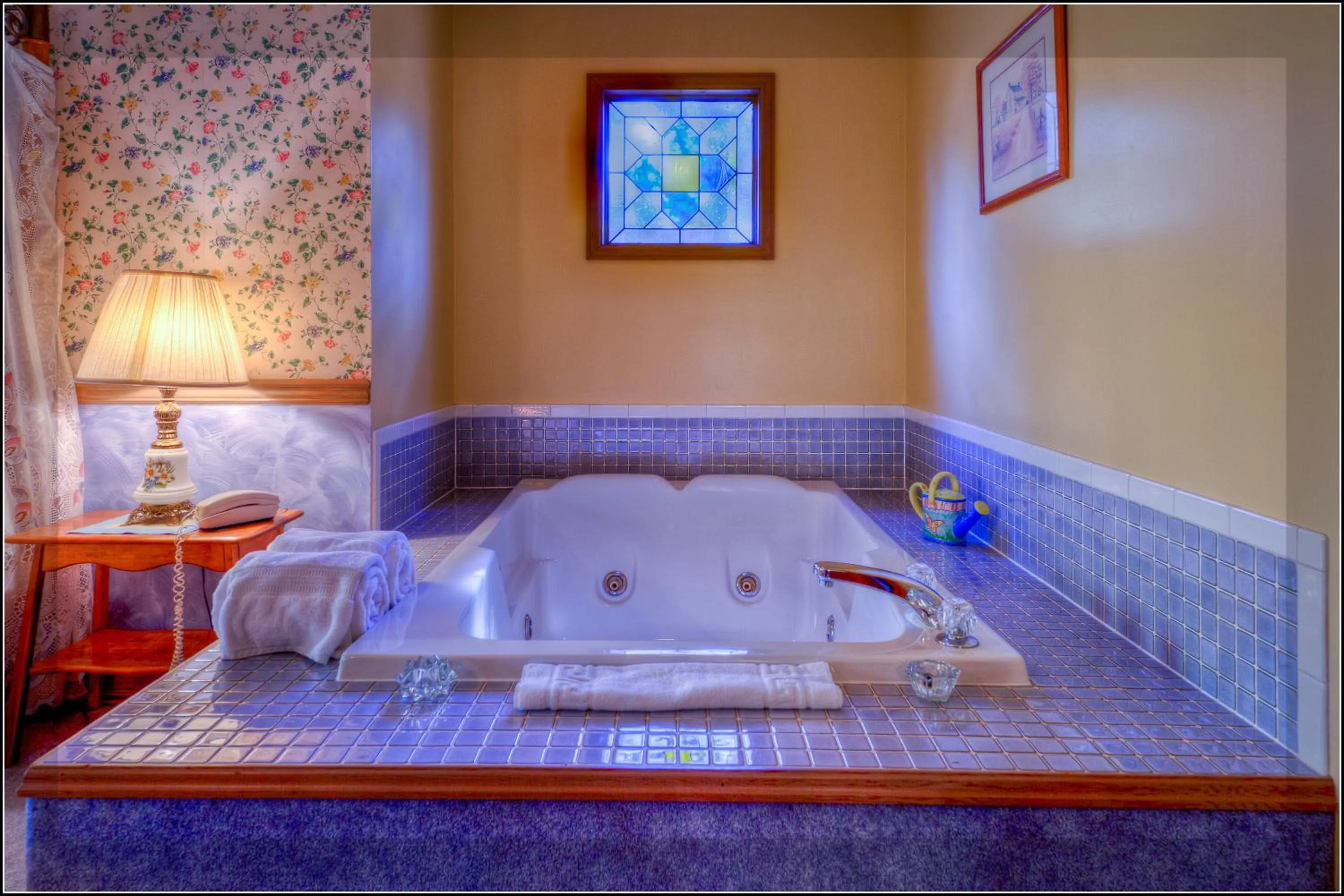 Bath, Bed in Blue Mountain Mist Country Inn