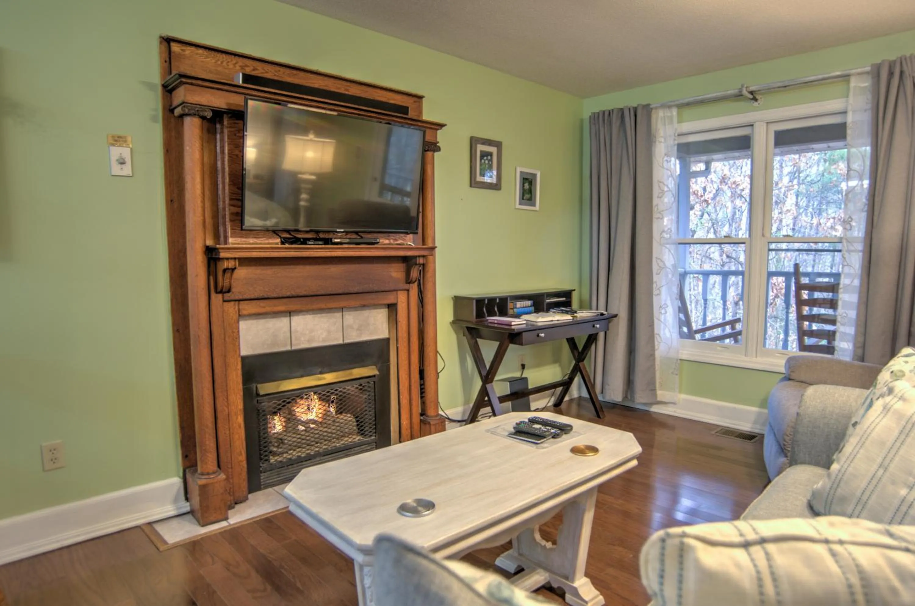 Living room in Blue Mountain Mist Country Inn