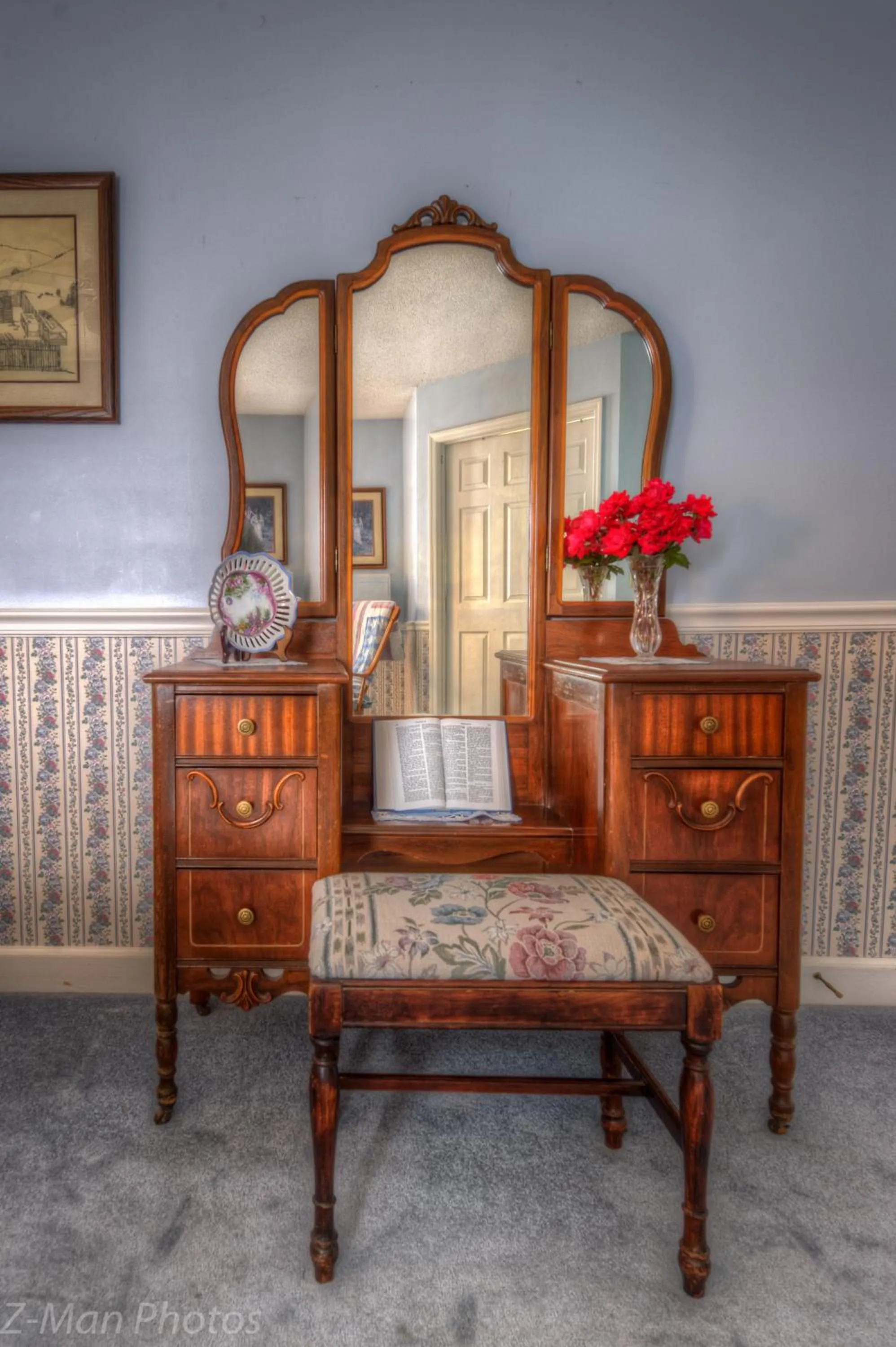 Decorative detail in Blue Mountain Mist Country Inn