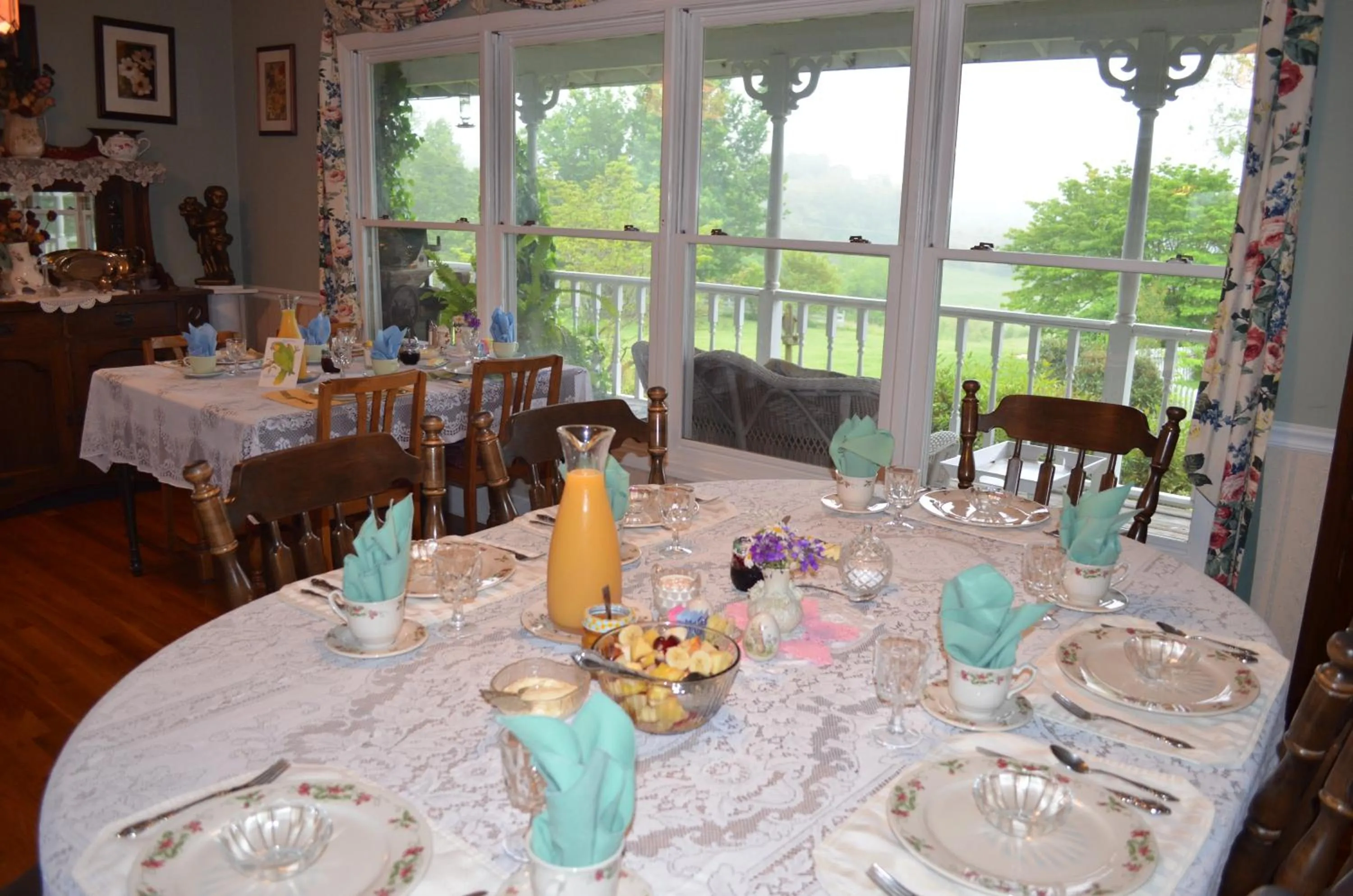 Breakfast in Blue Mountain Mist Country Inn