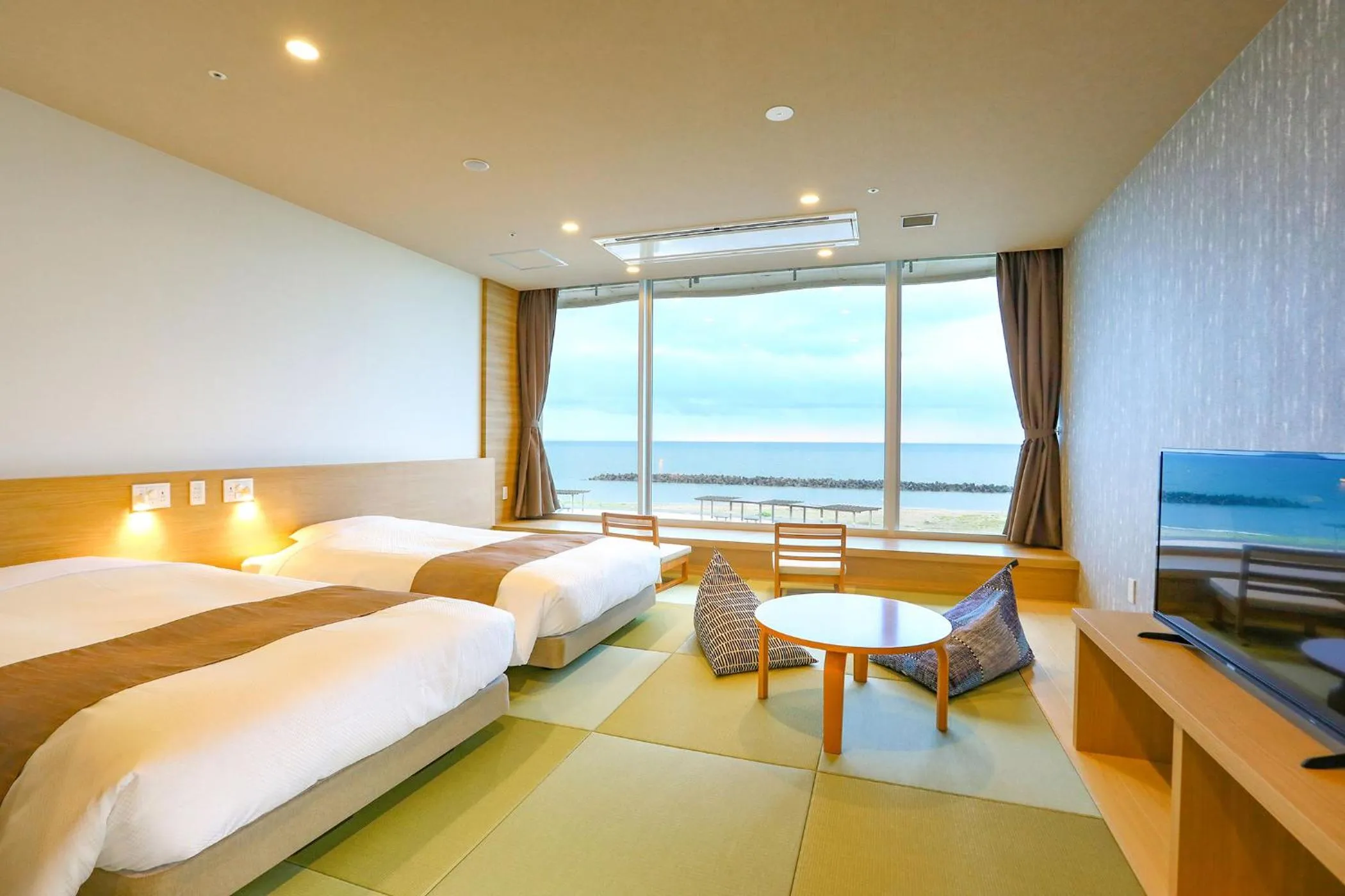 Photo of the whole room, Bed in Ooedo Onsen Monogatari Premium Shiomiso