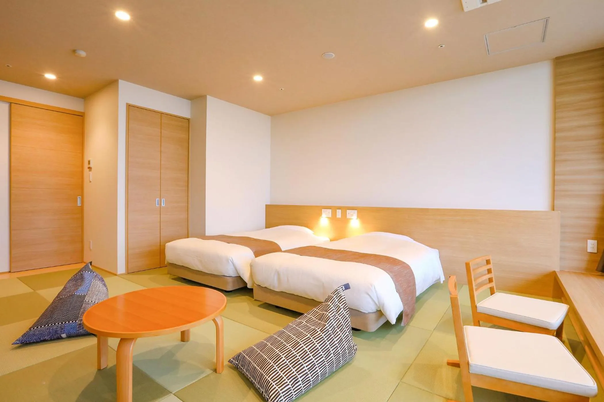 Photo of the whole room, Bed in Ooedo Onsen Monogatari Premium Shiomiso