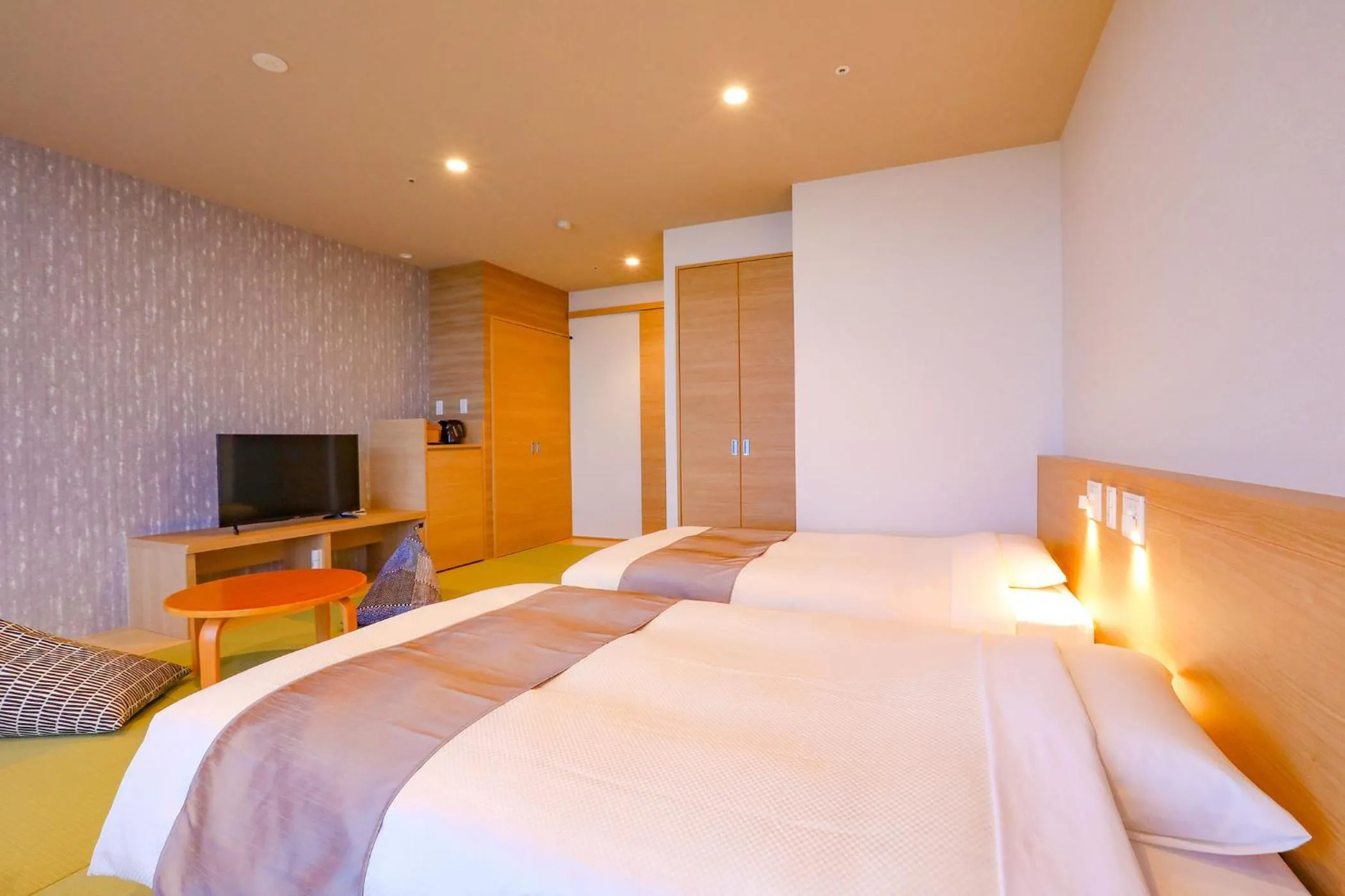 Photo of the whole room, Bed in Ooedo Onsen Monogatari Premium Shiomiso