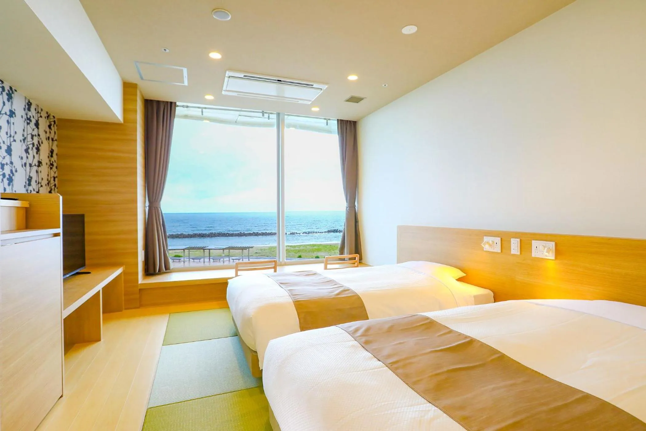 Photo of the whole room, Bed in Ooedo Onsen Monogatari Premium Shiomiso