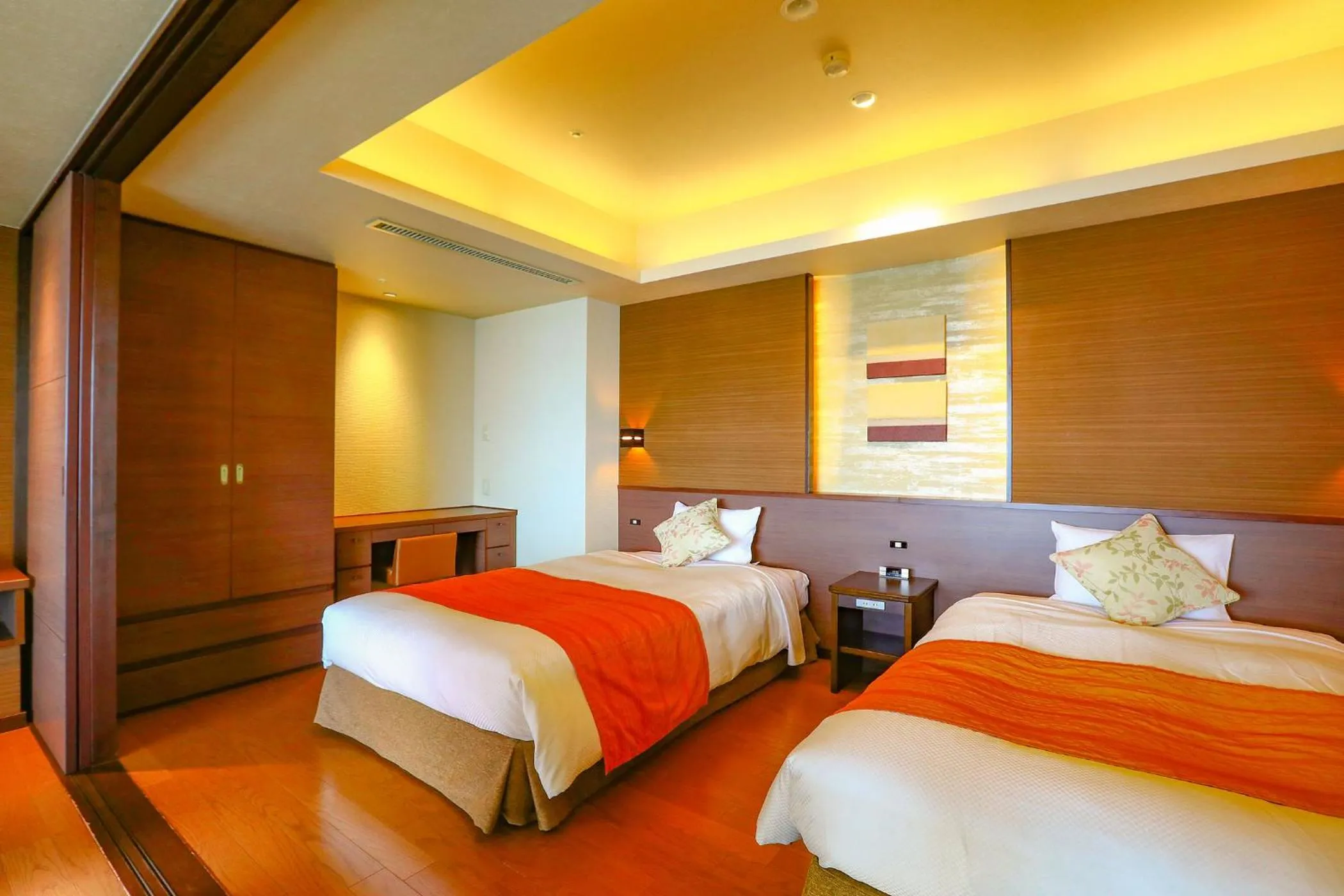 Photo of the whole room, Bed in Ooedo Onsen Monogatari Premium Shiomiso