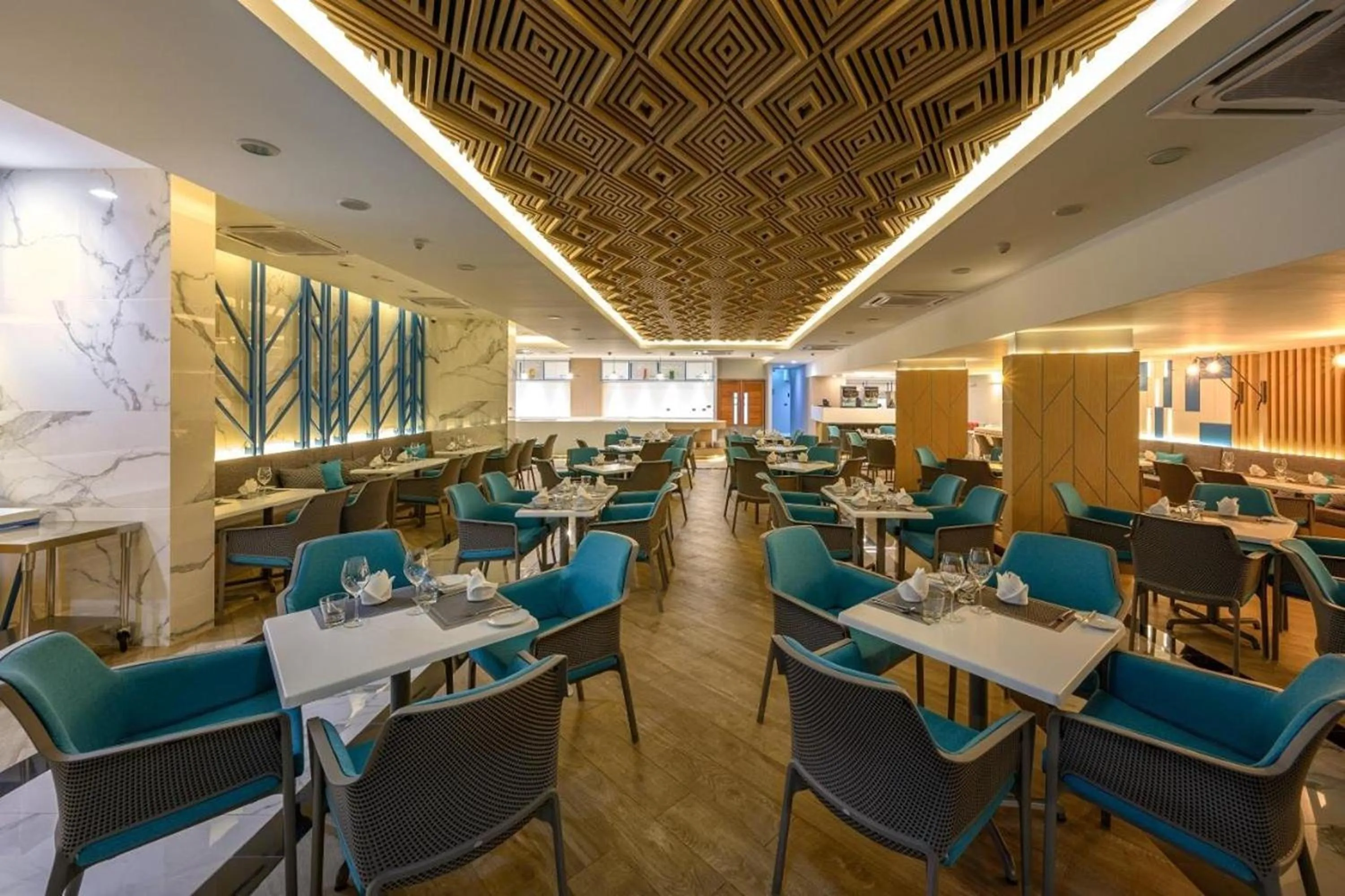 Restaurant/places to eat in The Beachfront Hotel Phuket