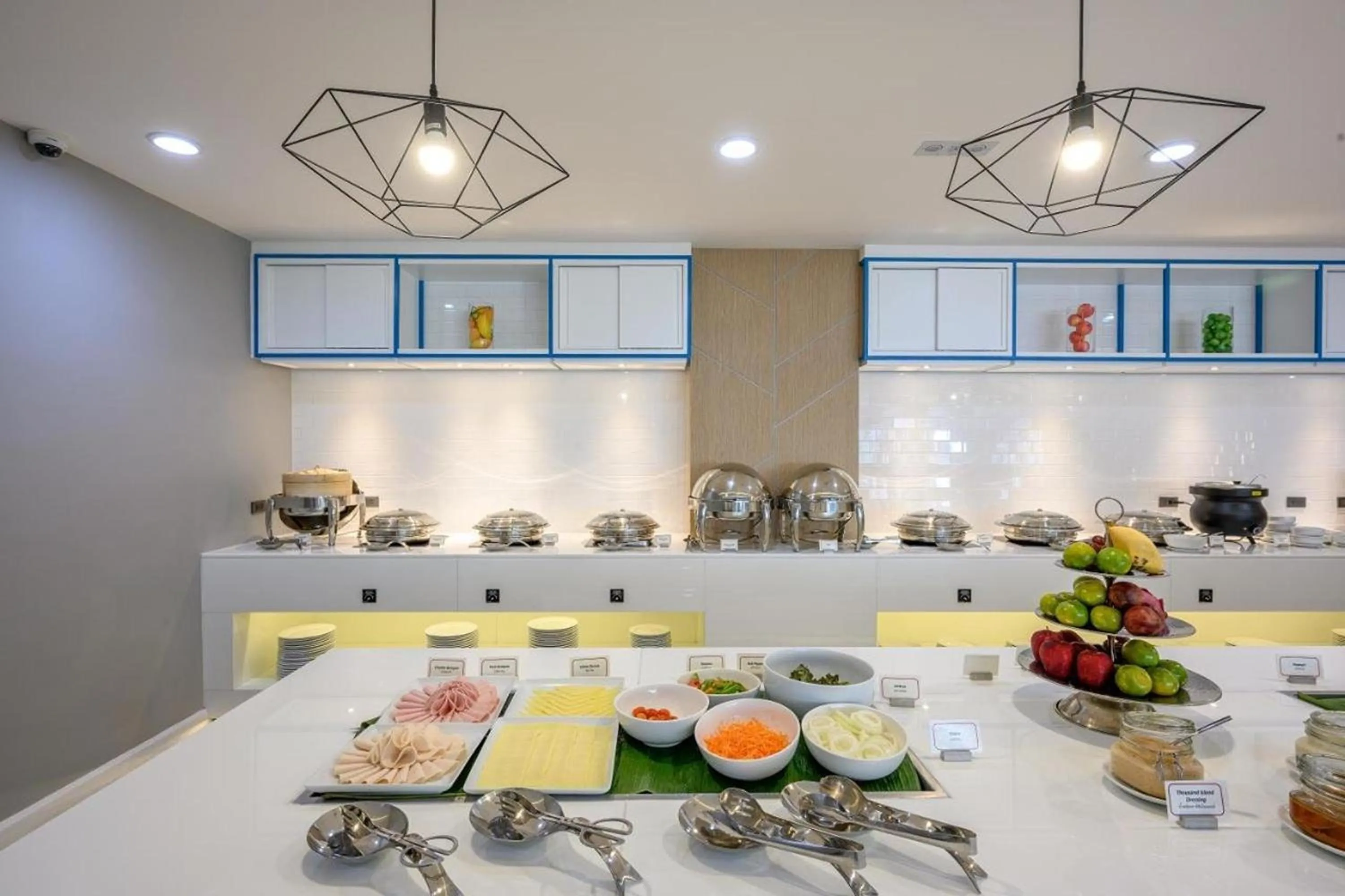 Restaurant/places to eat in The Beachfront Hotel Phuket