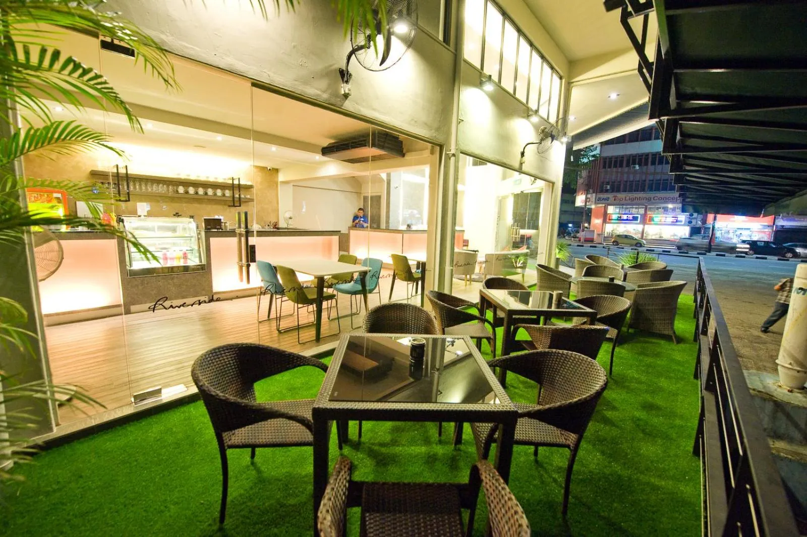 Riverside Boutique Hotel