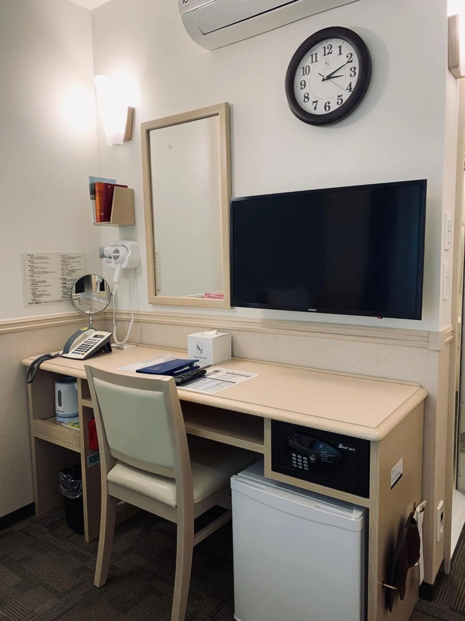 Seating area in Toyoko Inn Seoul Dongdaemun II