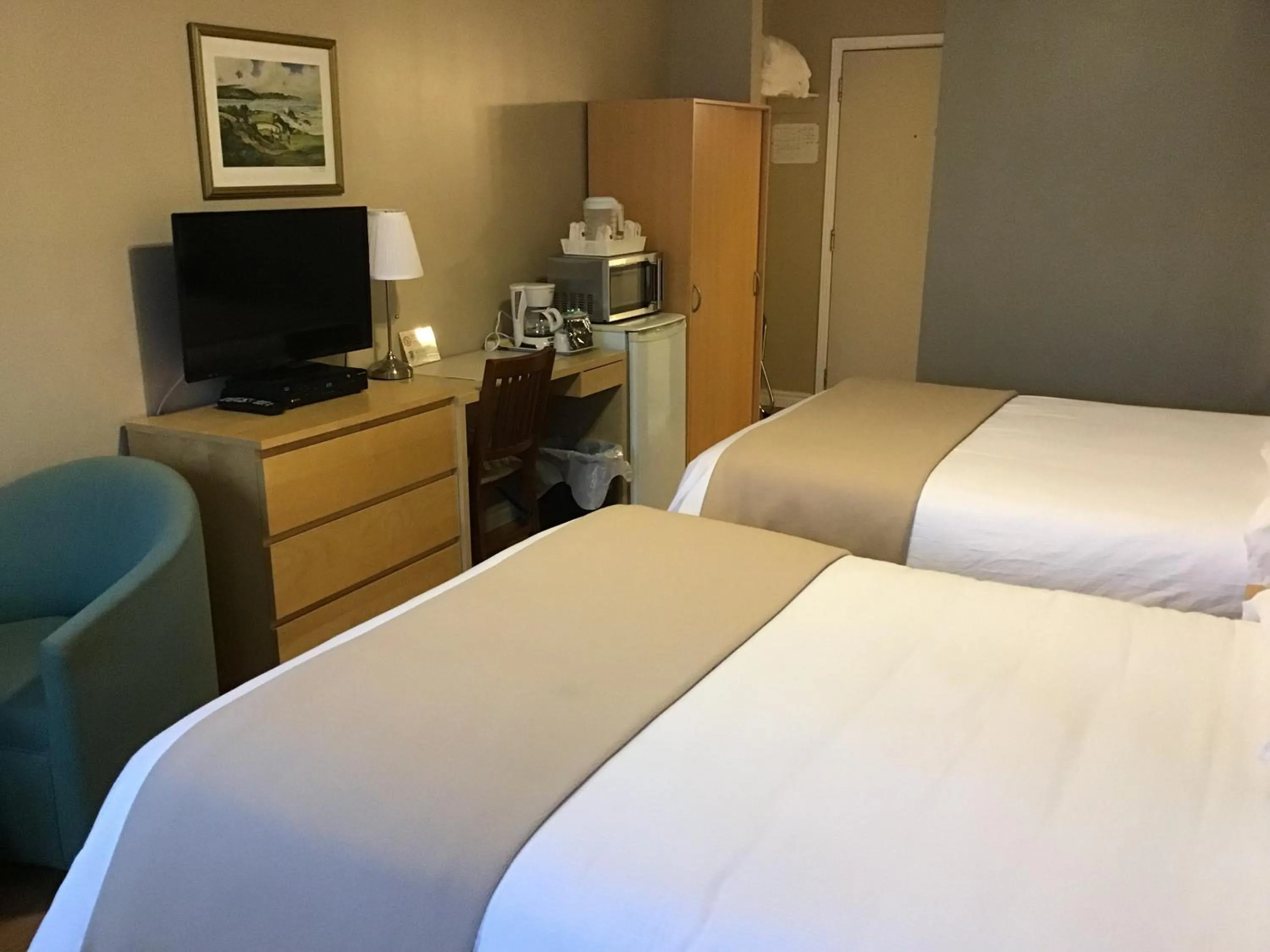 Photo of the whole room, Bed in Motel Bel-Eau