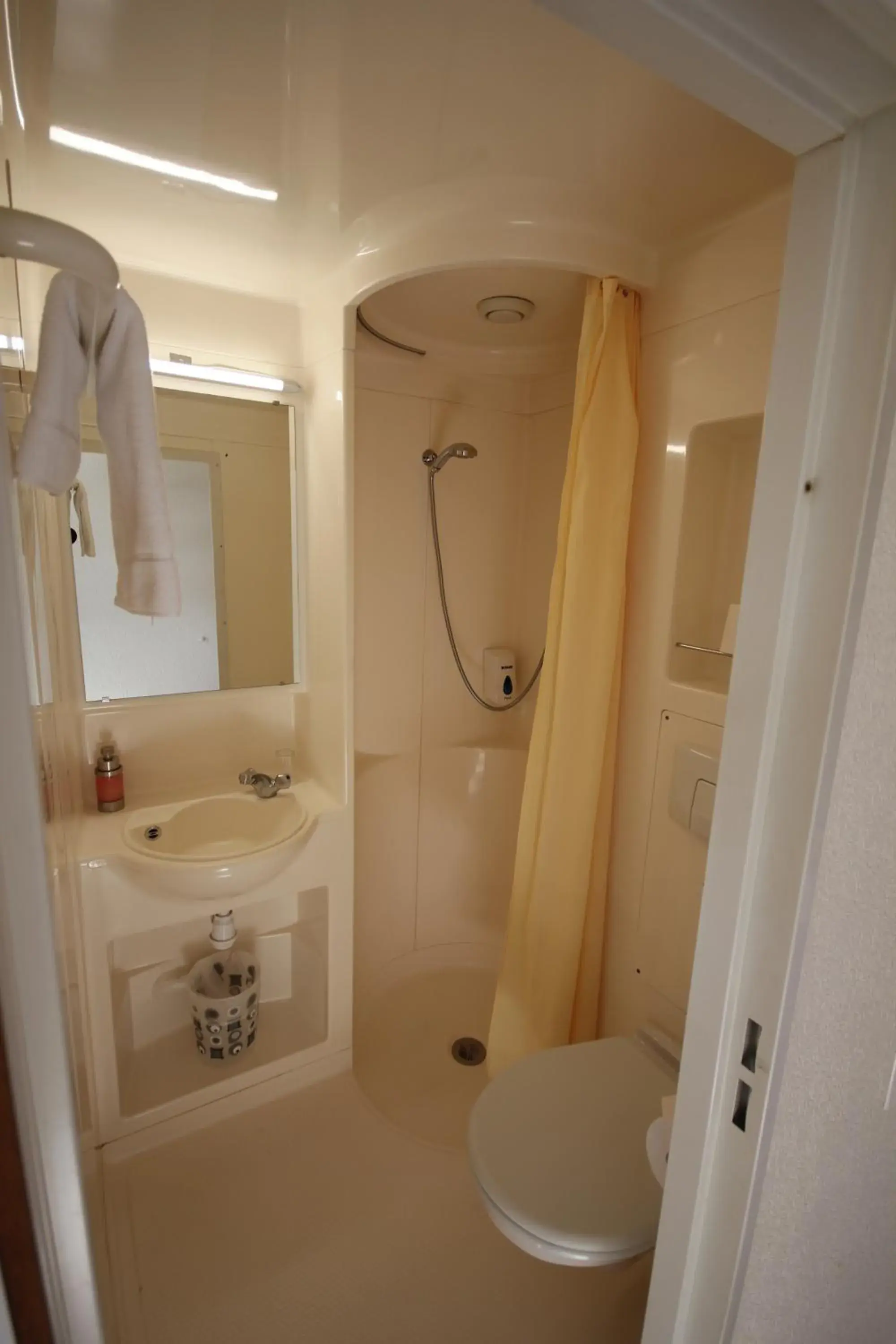 Double Room with Lake View in Hotel Abaca Double Room with Lake View in Hotel Abaca