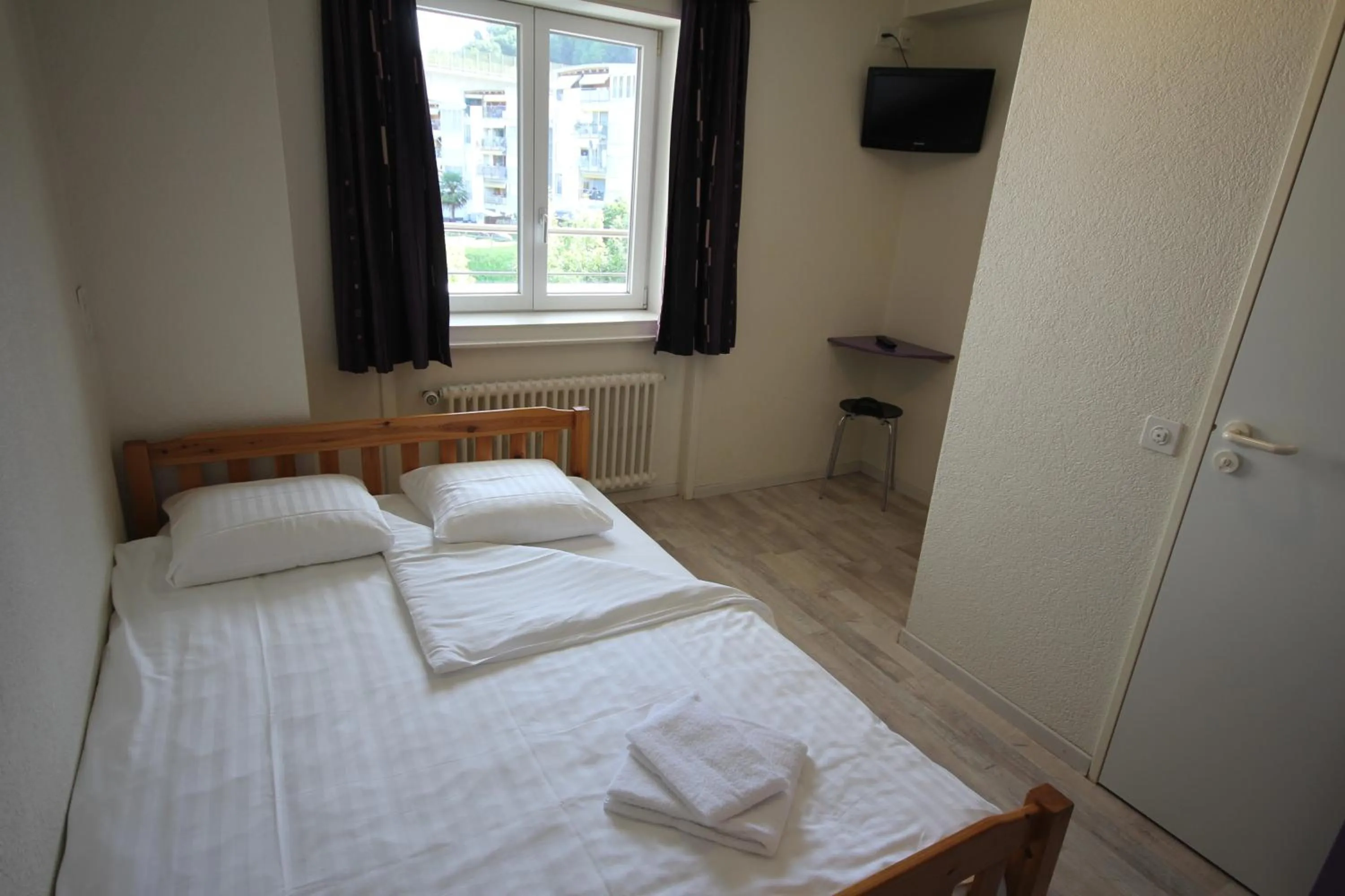 Photo of the whole room, Bed in Hotel Abaca