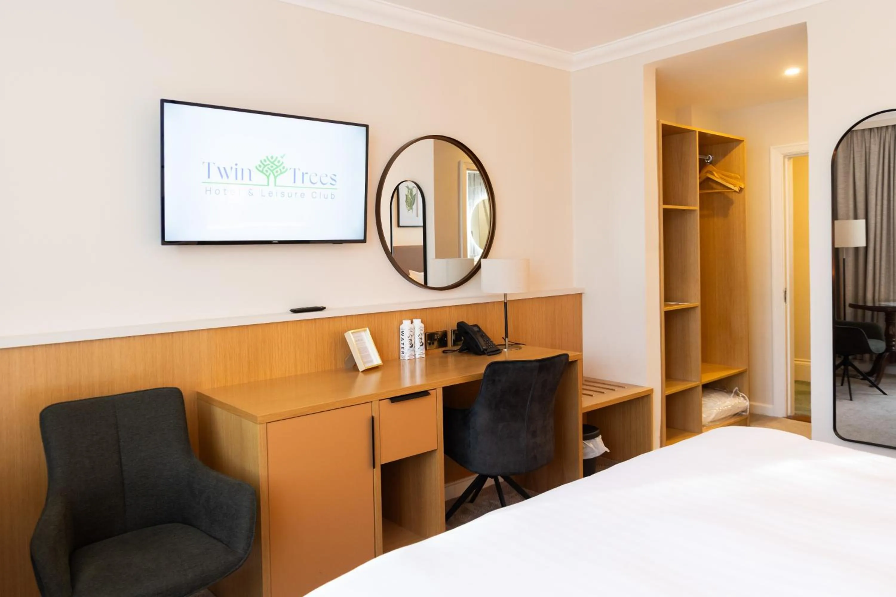 Property building, Bed in Twin Trees Hotel & Brusna Falls Leisure