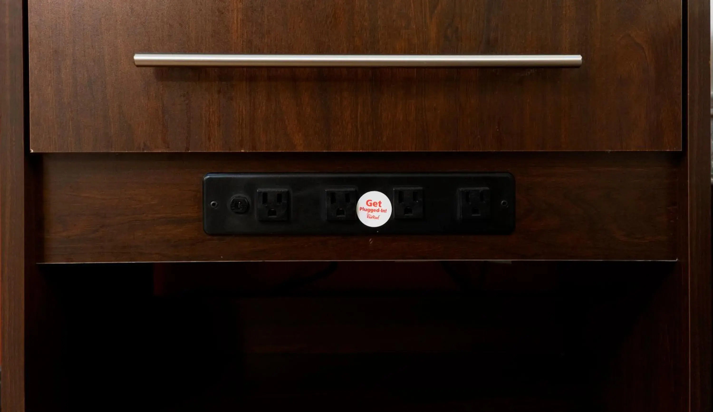 Deluxe King Room Disability Access Roll-In Shower Smoke Free in Red Roof Inn PLUS+ Nashville Fairgrounds Deluxe King Room Disability Access Roll-In Shower Smoke Free in Red Roof Inn PLUS+ Nashville Fairgrounds