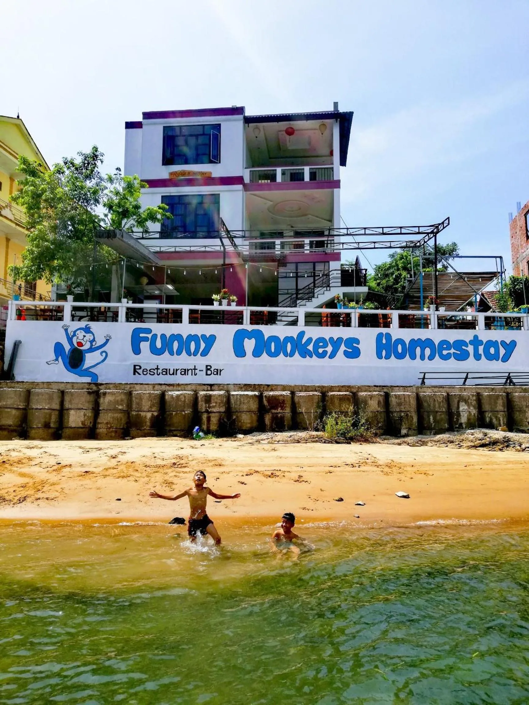 Beach in Funny Monkeys Homestay