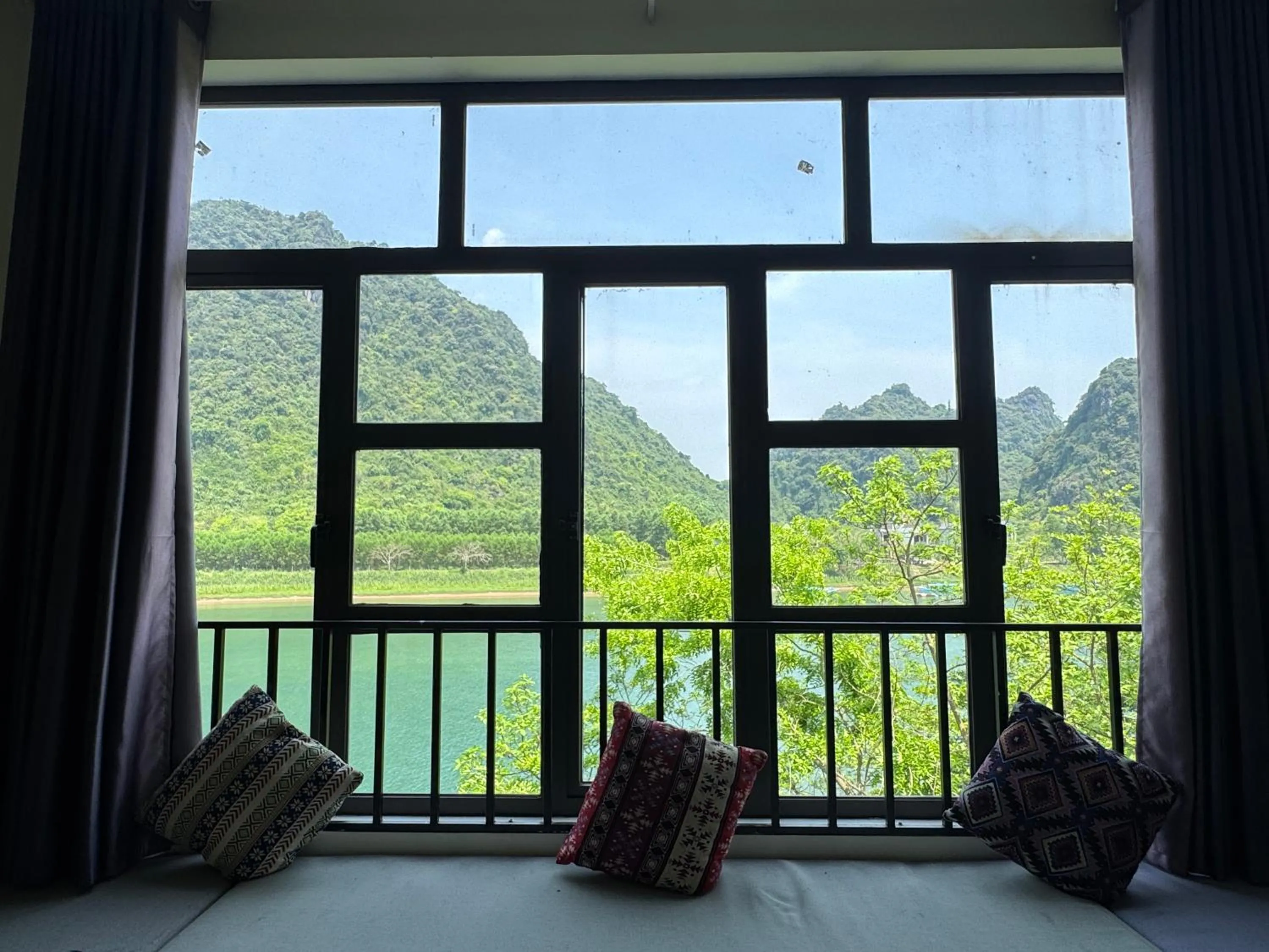 Funny Monkeys Homestay