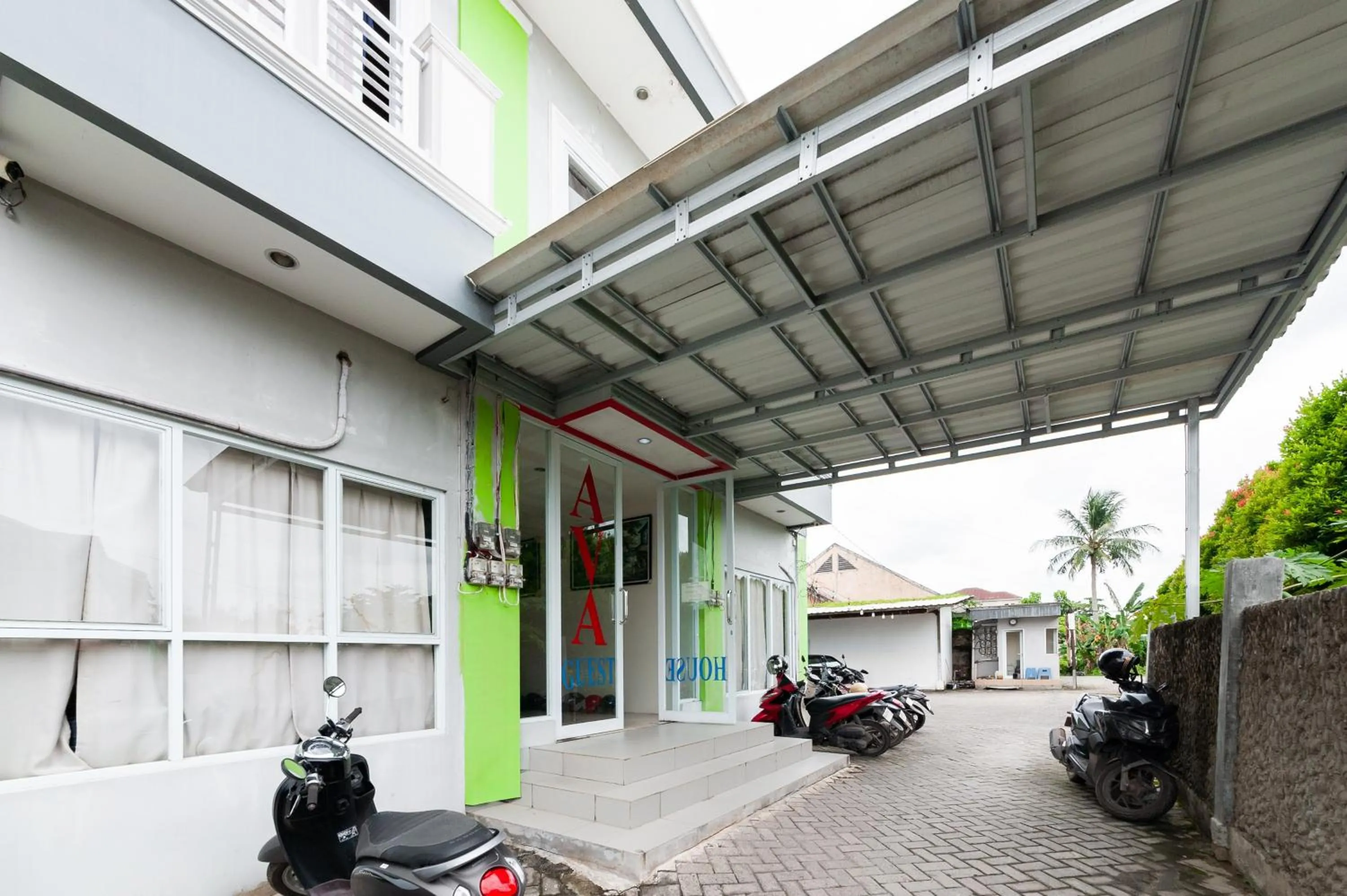 Facade/entrance in Urbanview Hotel AVA Banjarmasin by RedDoorz