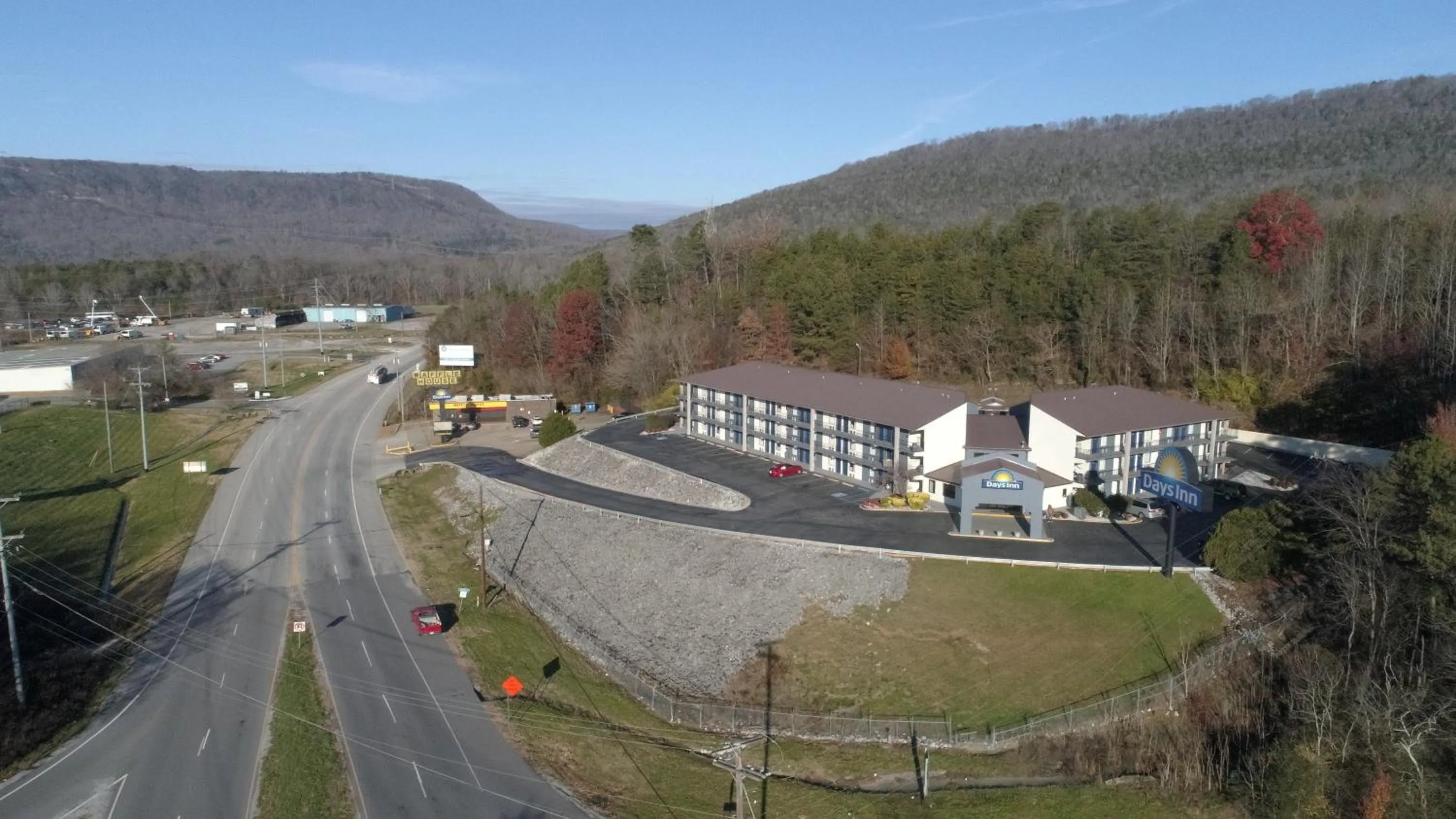 Property building in Days Inn by Wyndham Chattanooga Lookout Mountain West