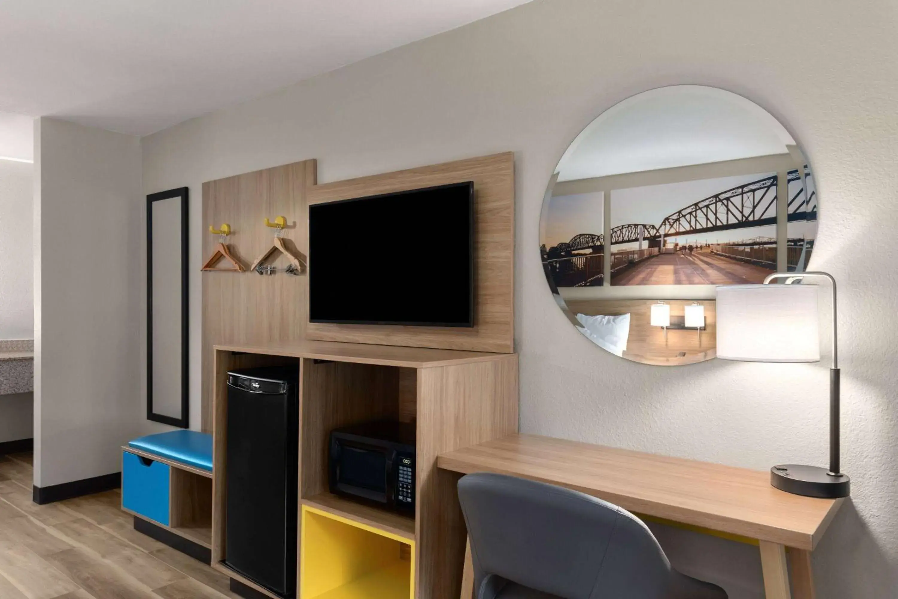 Photo of the whole room in Days Inn by Wyndham Chattanooga Lookout Mountain West Photo of the whole room in Days Inn by Wyndham Chattanooga Lookout Mountain West