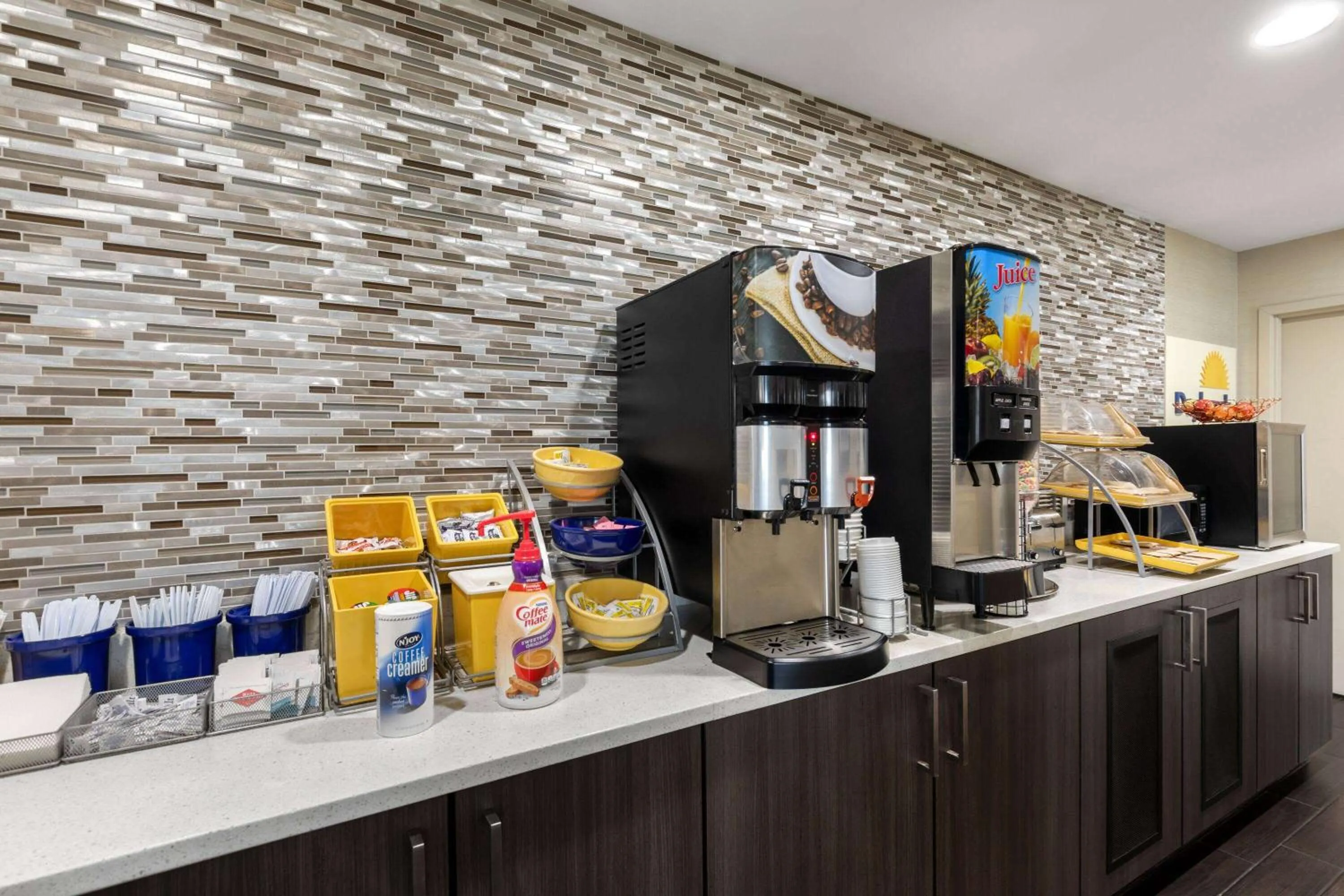 Breakfast in Days Inn by Wyndham Chattanooga Lookout Mountain West