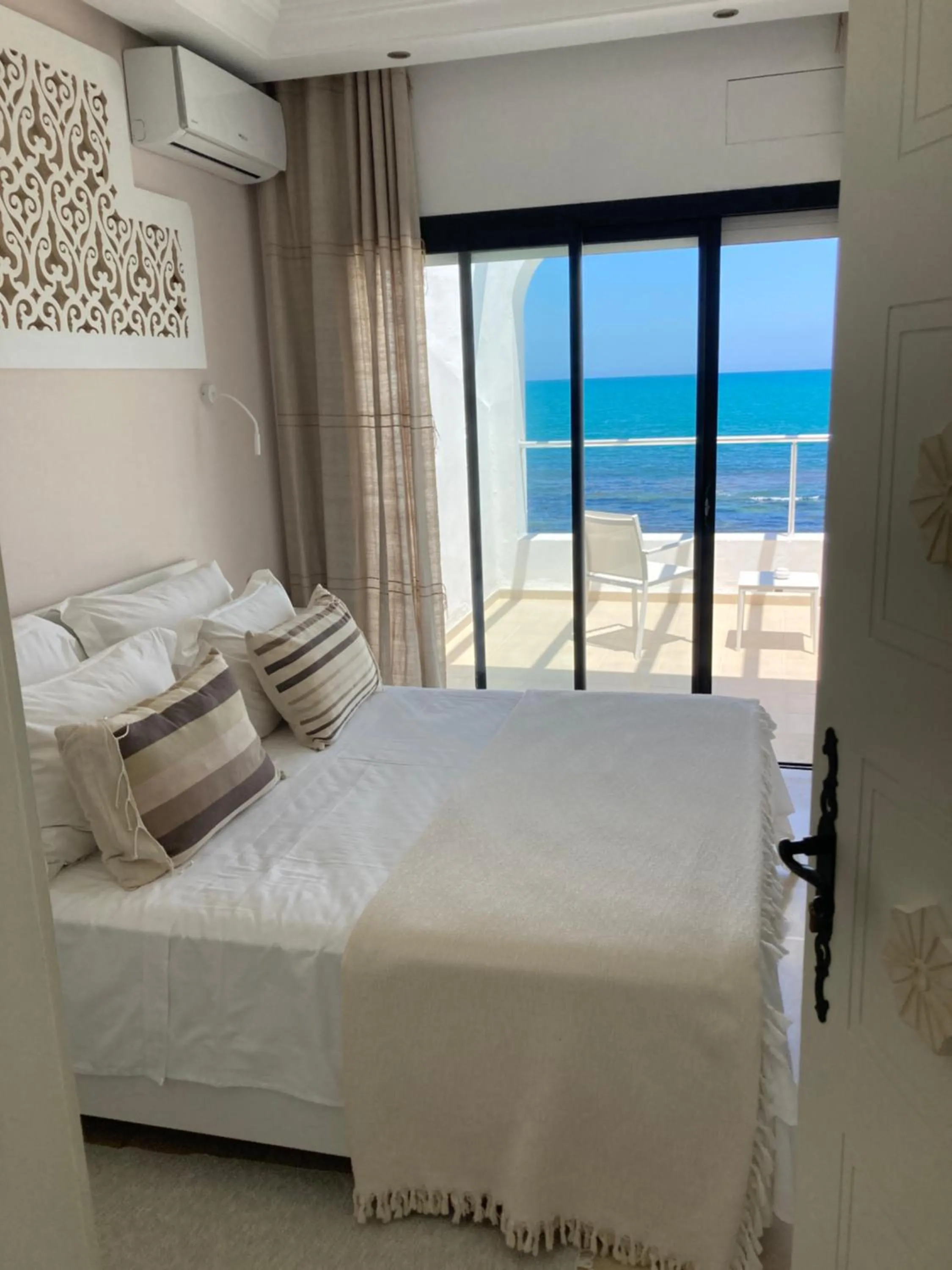 Sea view, Bed in Dar Corniche La Marsa (Adults Only)