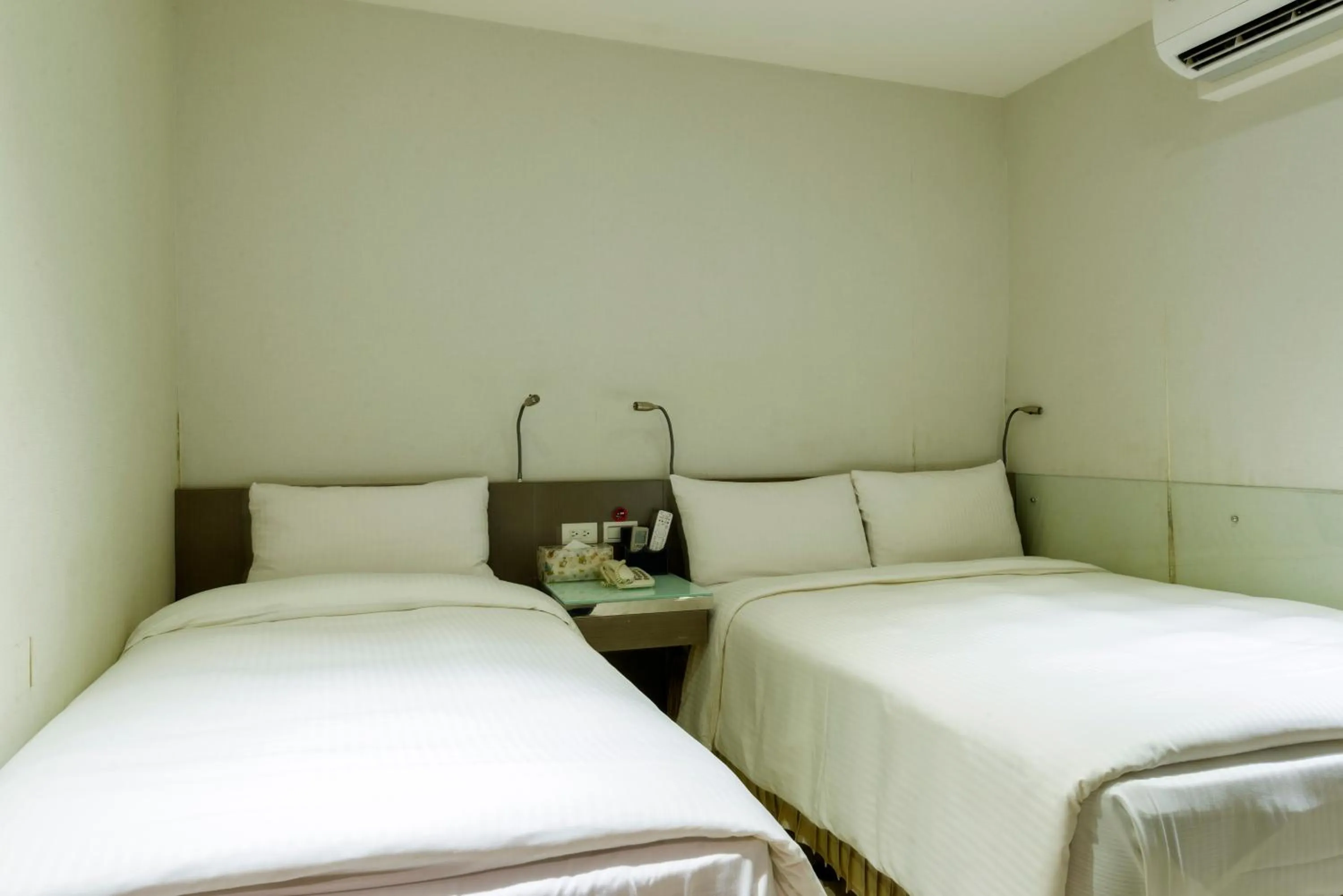 Bedroom, Bed in Shihlin Metro Home