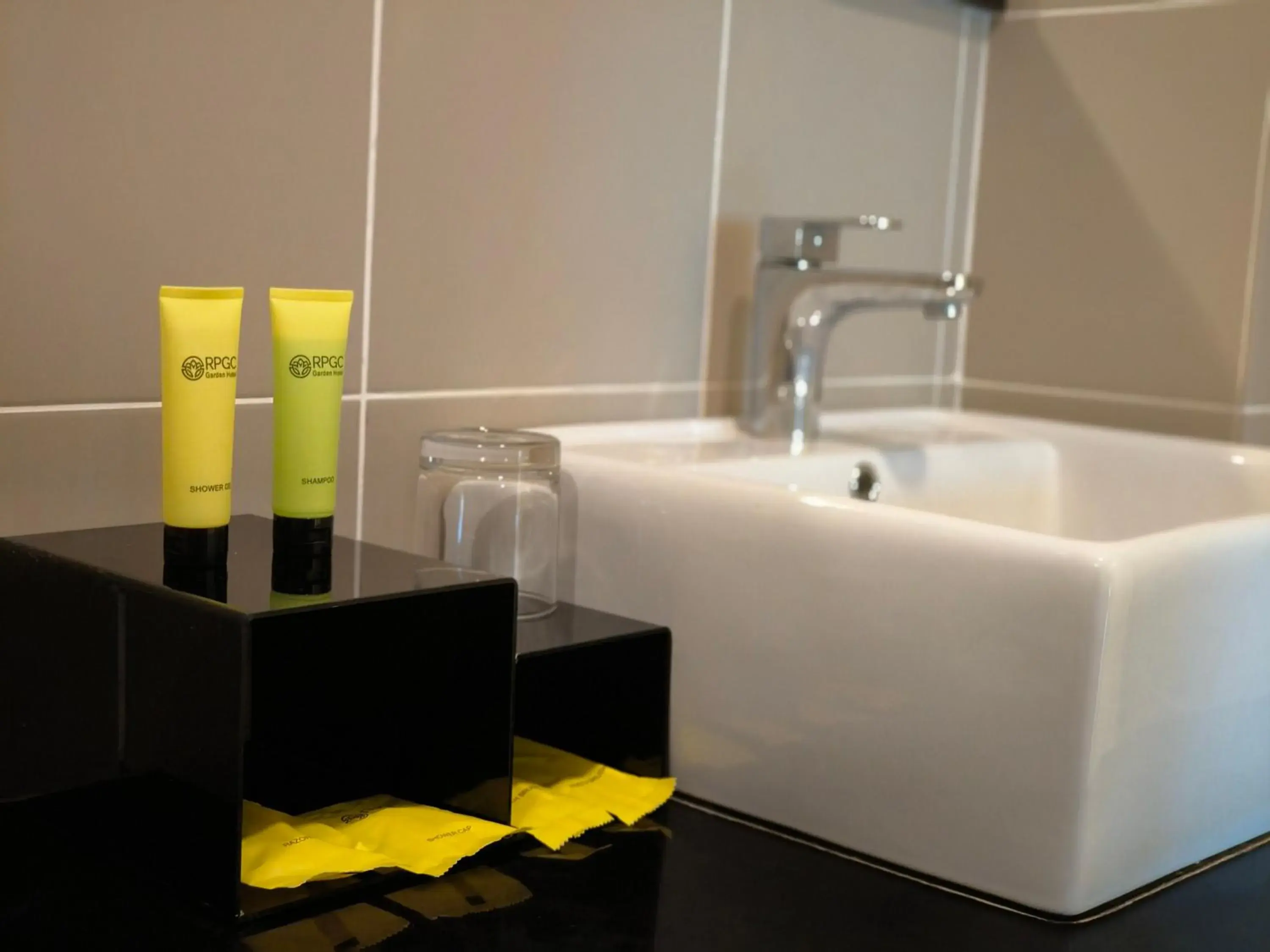 Bathroom in RPGC Garden Hotel Bathroom in RPGC Garden Hotel