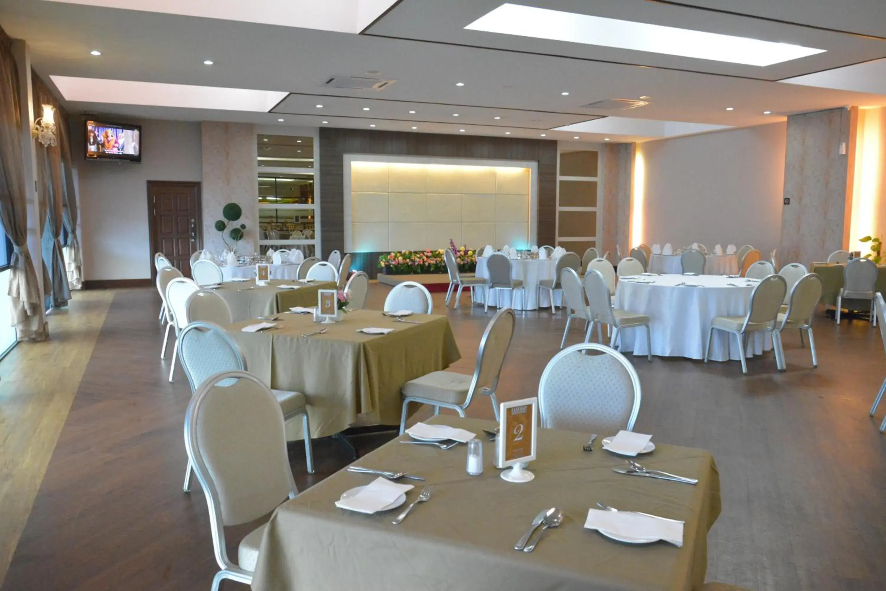 Restaurant/places to eat in RPGC Garden Hotel Restaurant/places to eat in RPGC Garden Hotel