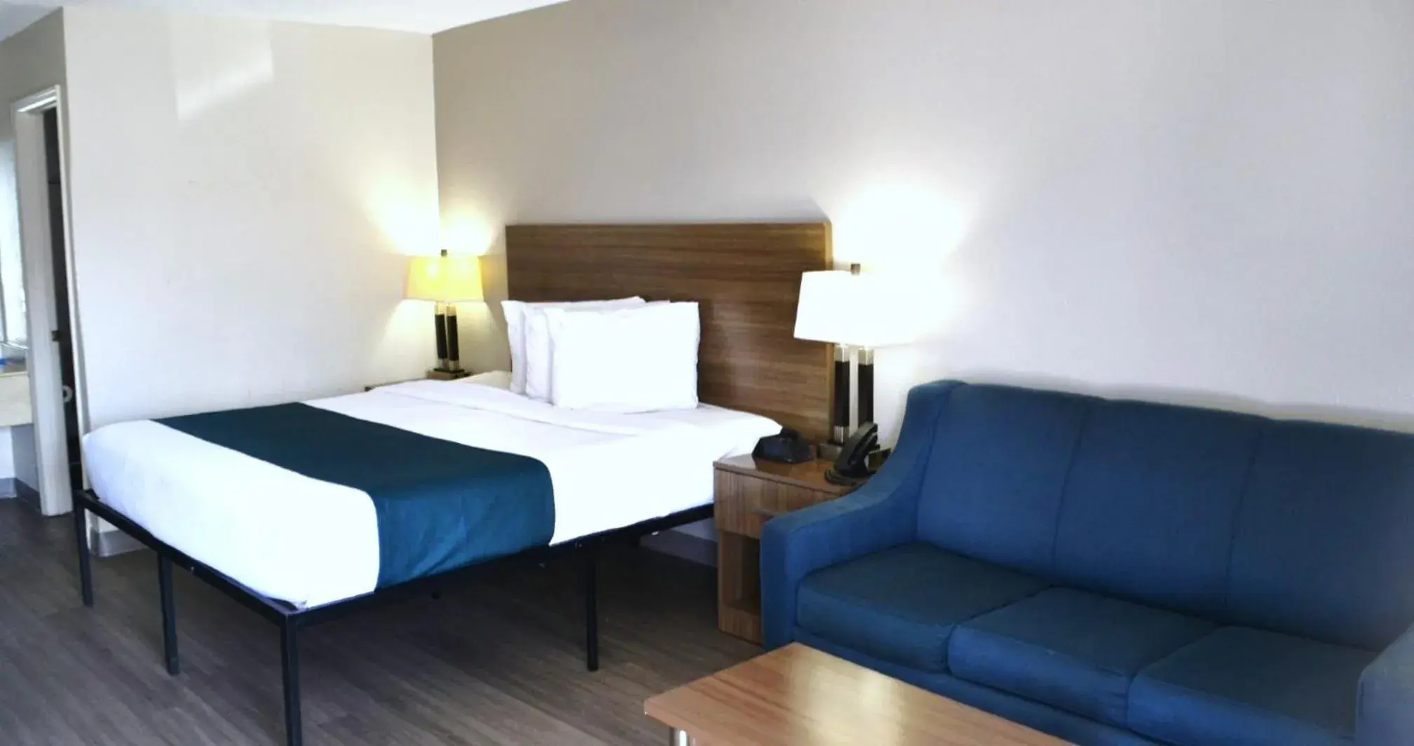 Bed in Studio 6 Suites Chattanooga TN Lookout Mtn. Bed in Studio 6 Suites Chattanooga TN Lookout Mtn.