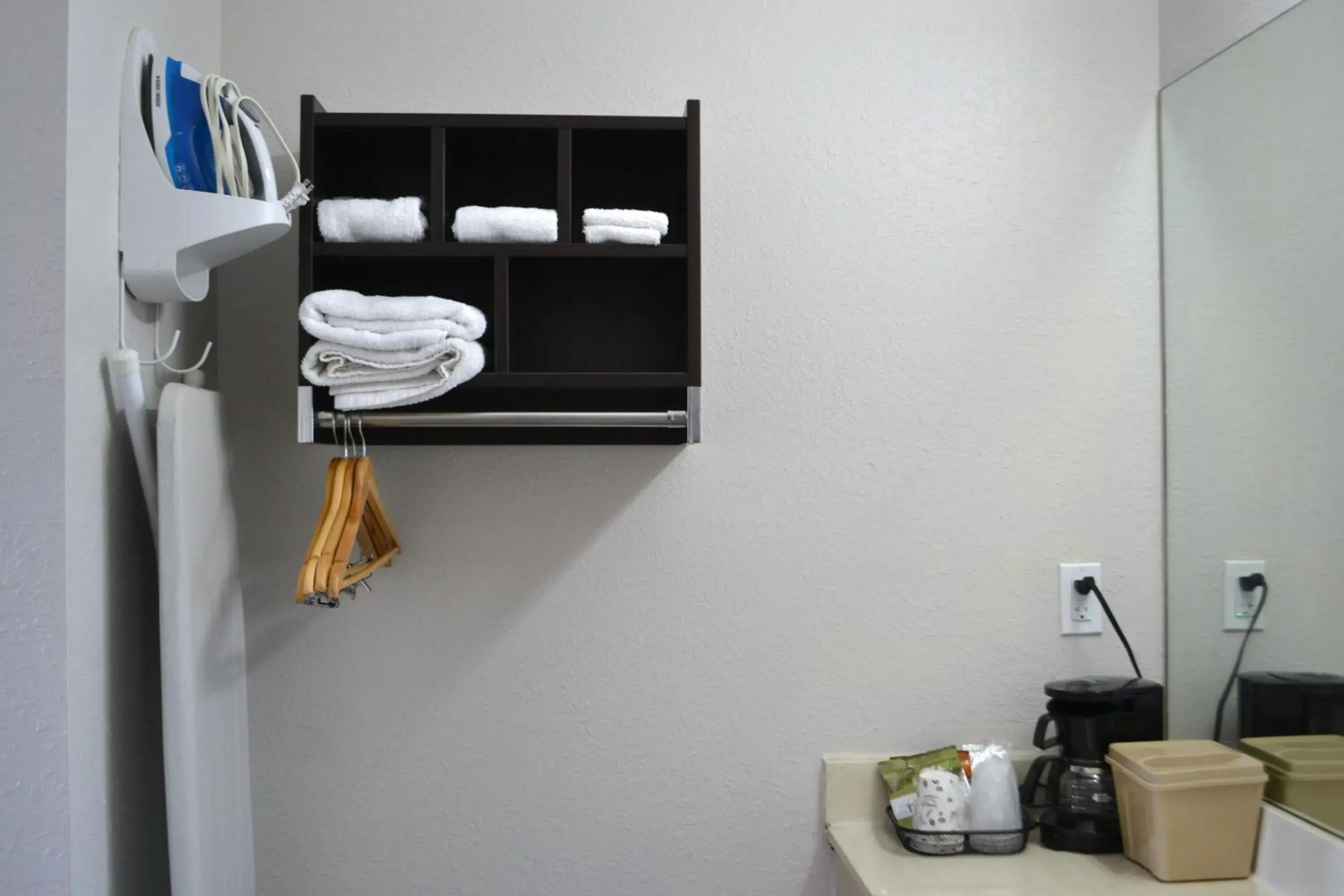 King Studio with Sofa Bed - Non-Smoking in Studio 6 Suites Chattanooga TN Lookout Mtn. King Studio with Sofa Bed - Non-Smoking in Studio 6 Suites Chattanooga TN Lookout Mtn.