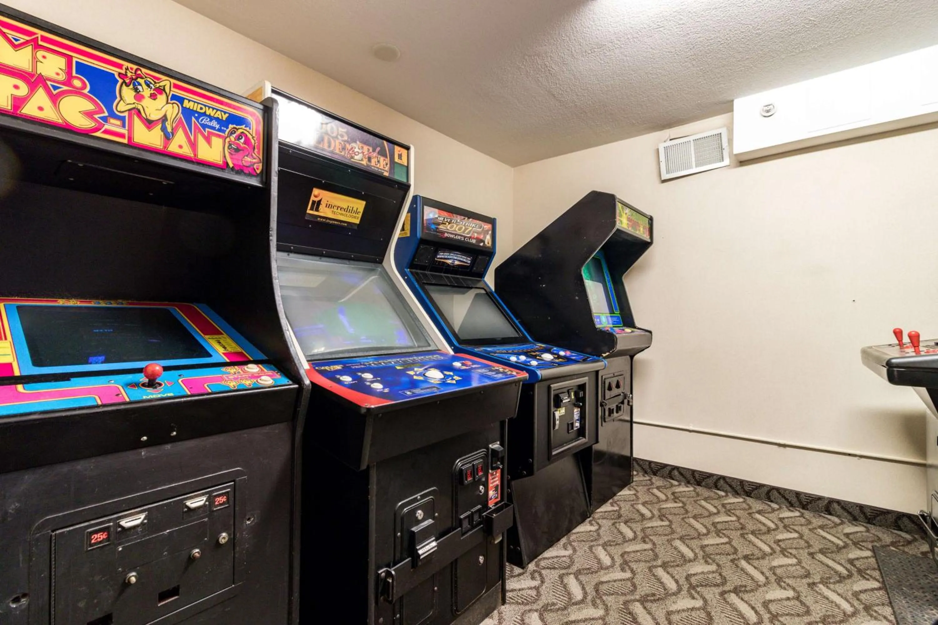 On site, Casino in Best Western Plus Portage Hotel and Suites