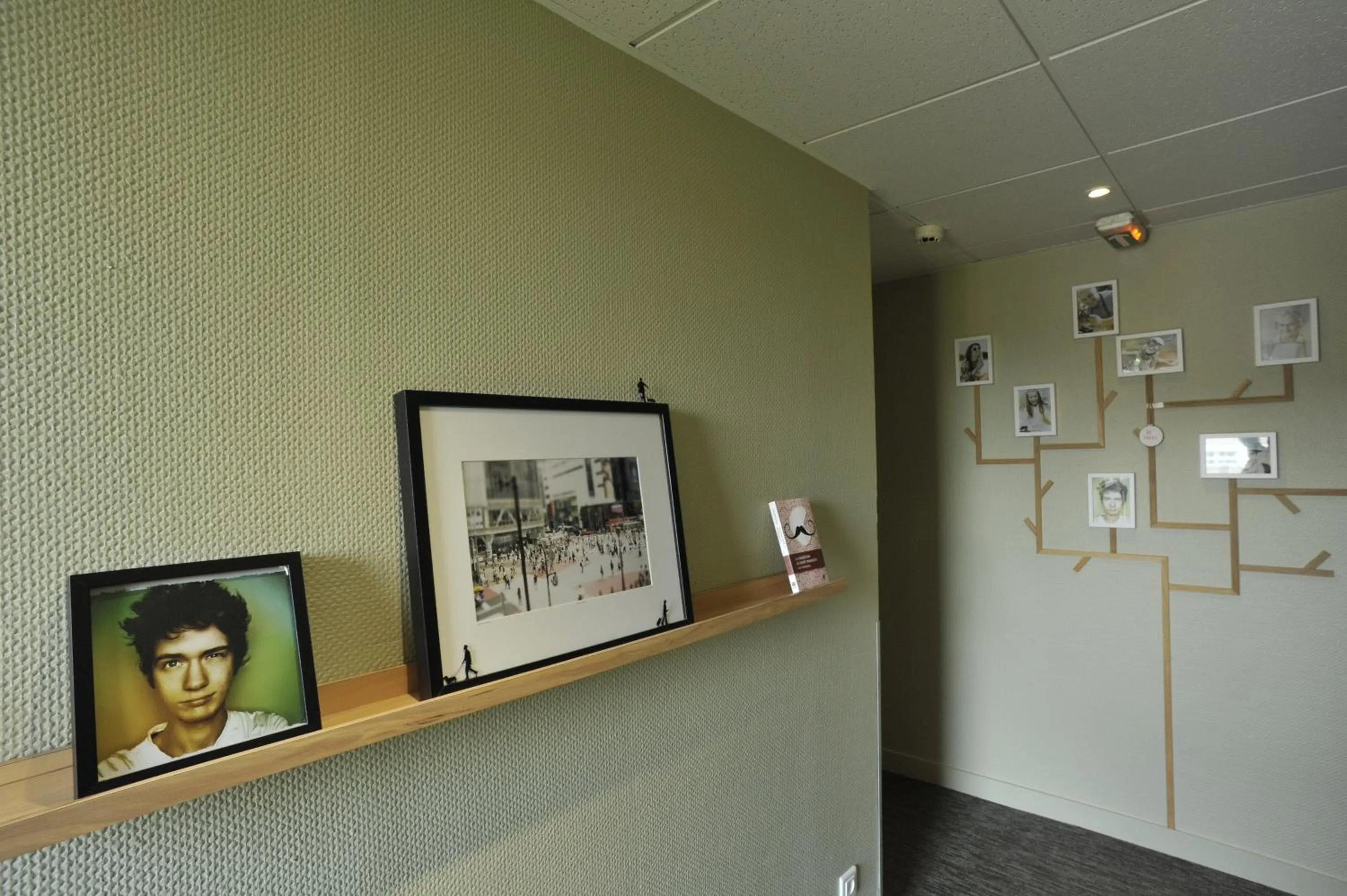 Decorative detail in Hôtel et Apparts Marin