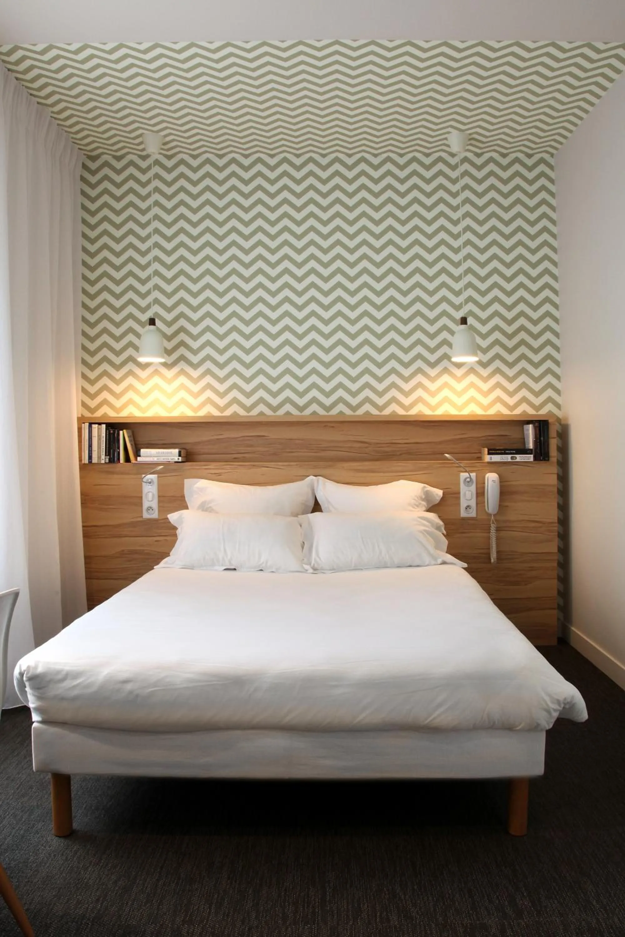 Photo of the whole room, Bed in Hôtel et Apparts Marin