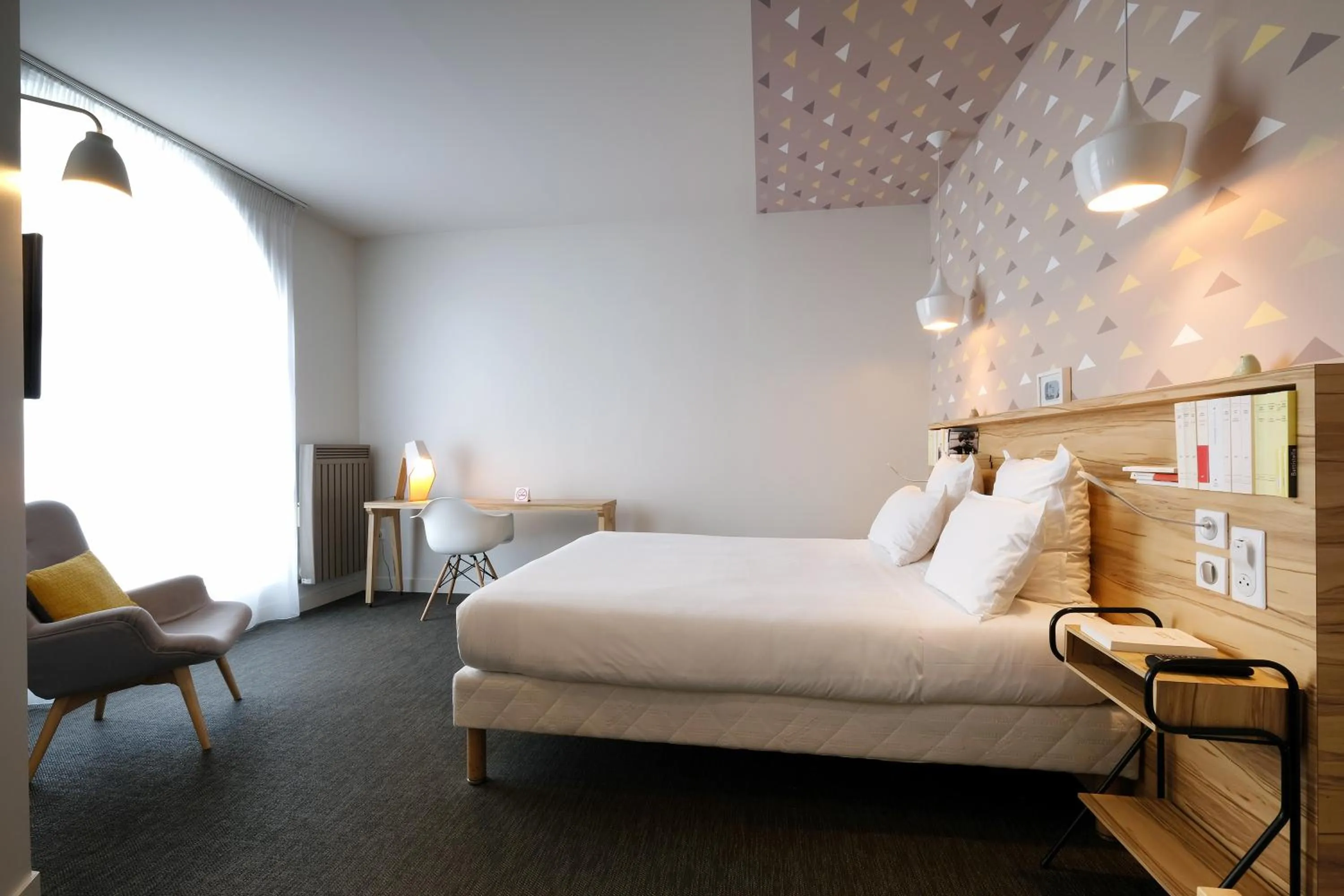 Photo of the whole room, Bed in Hôtel et Apparts Marin