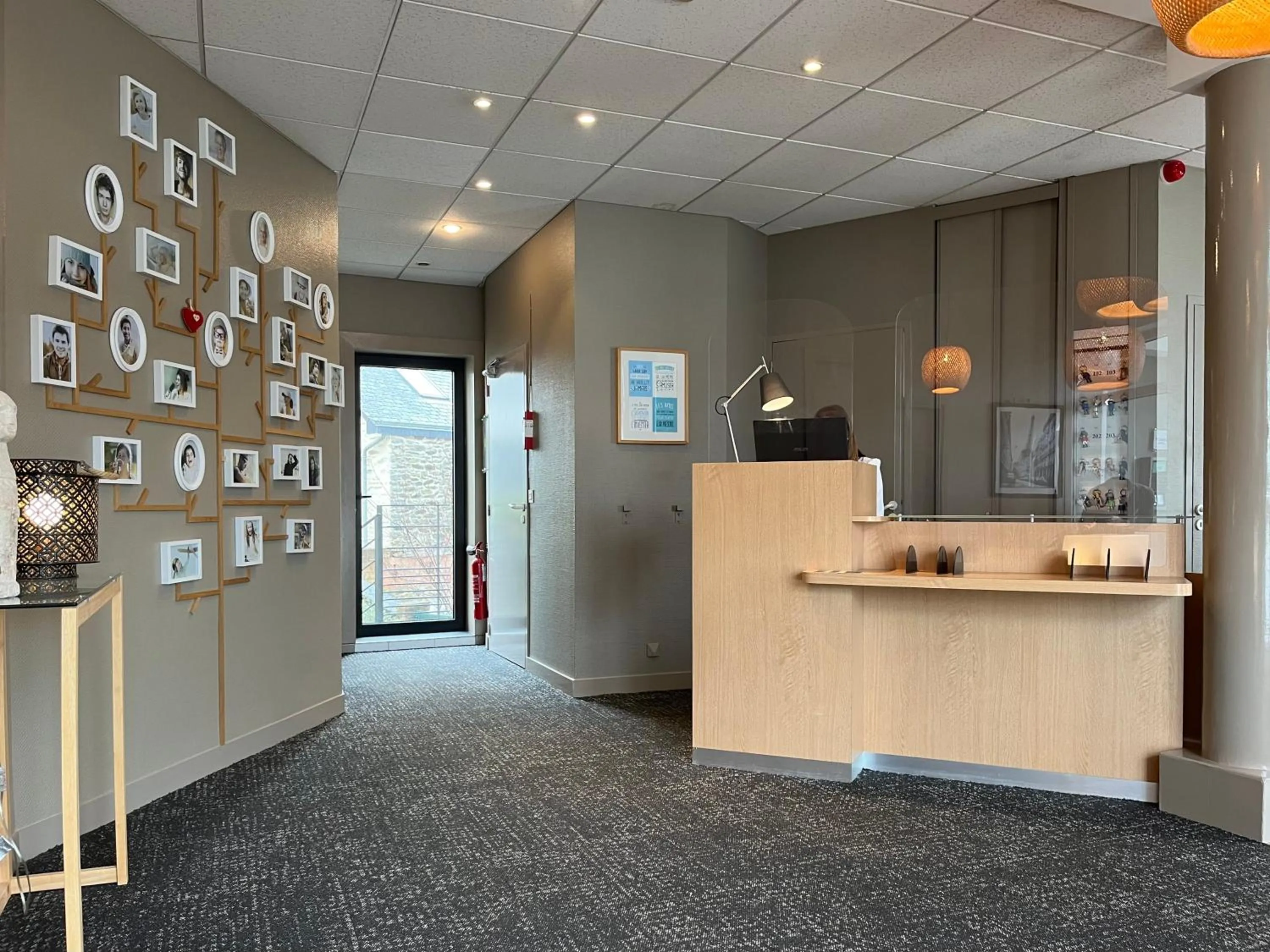 Property building in Hôtel et Apparts Marin