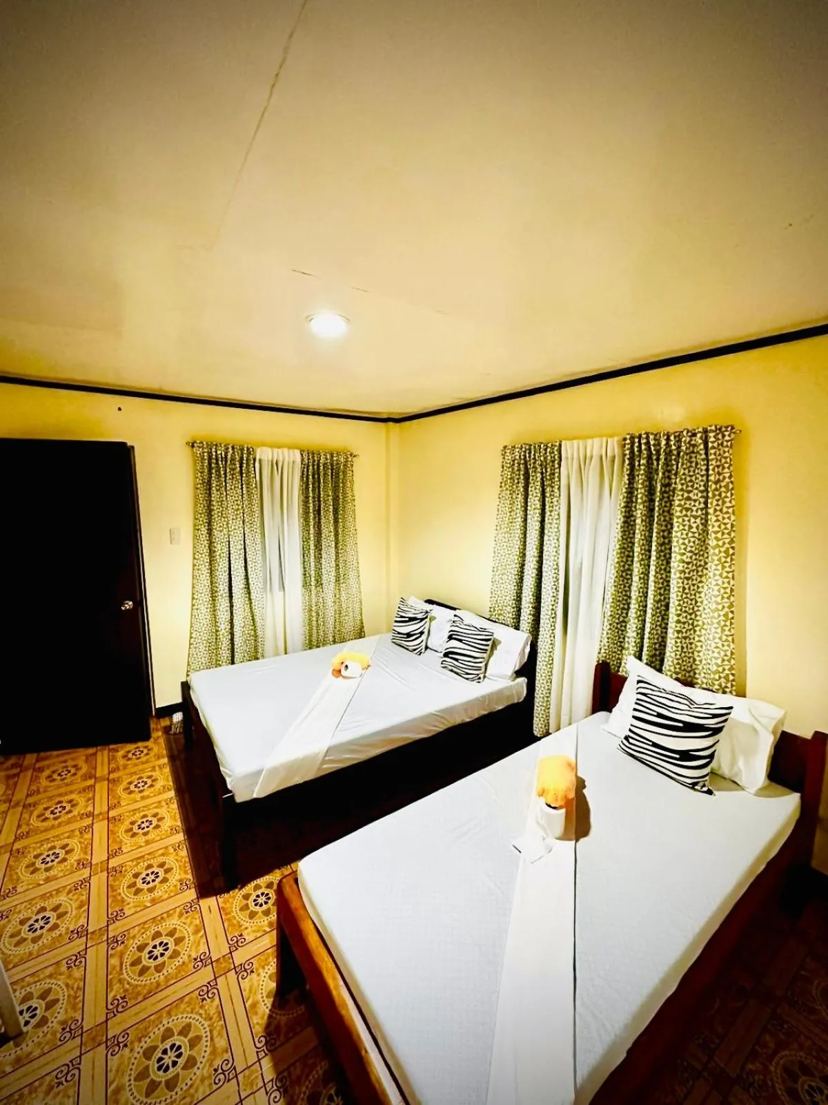 Bed in Edem Tourist Inn Malapascua