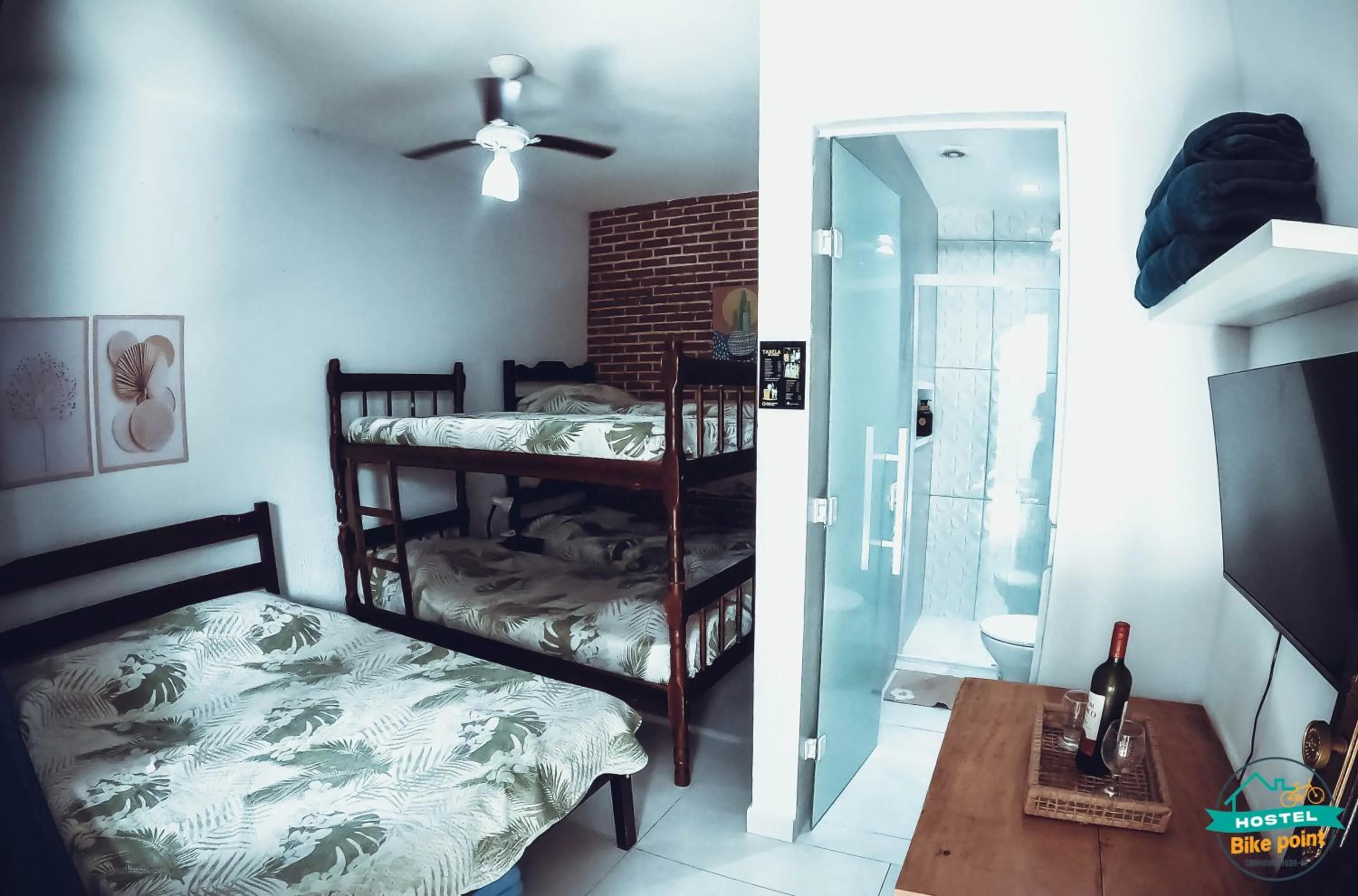 Bunk Bed in Female Dormitory Room   in Guest house Bike Point Caraguatatuba