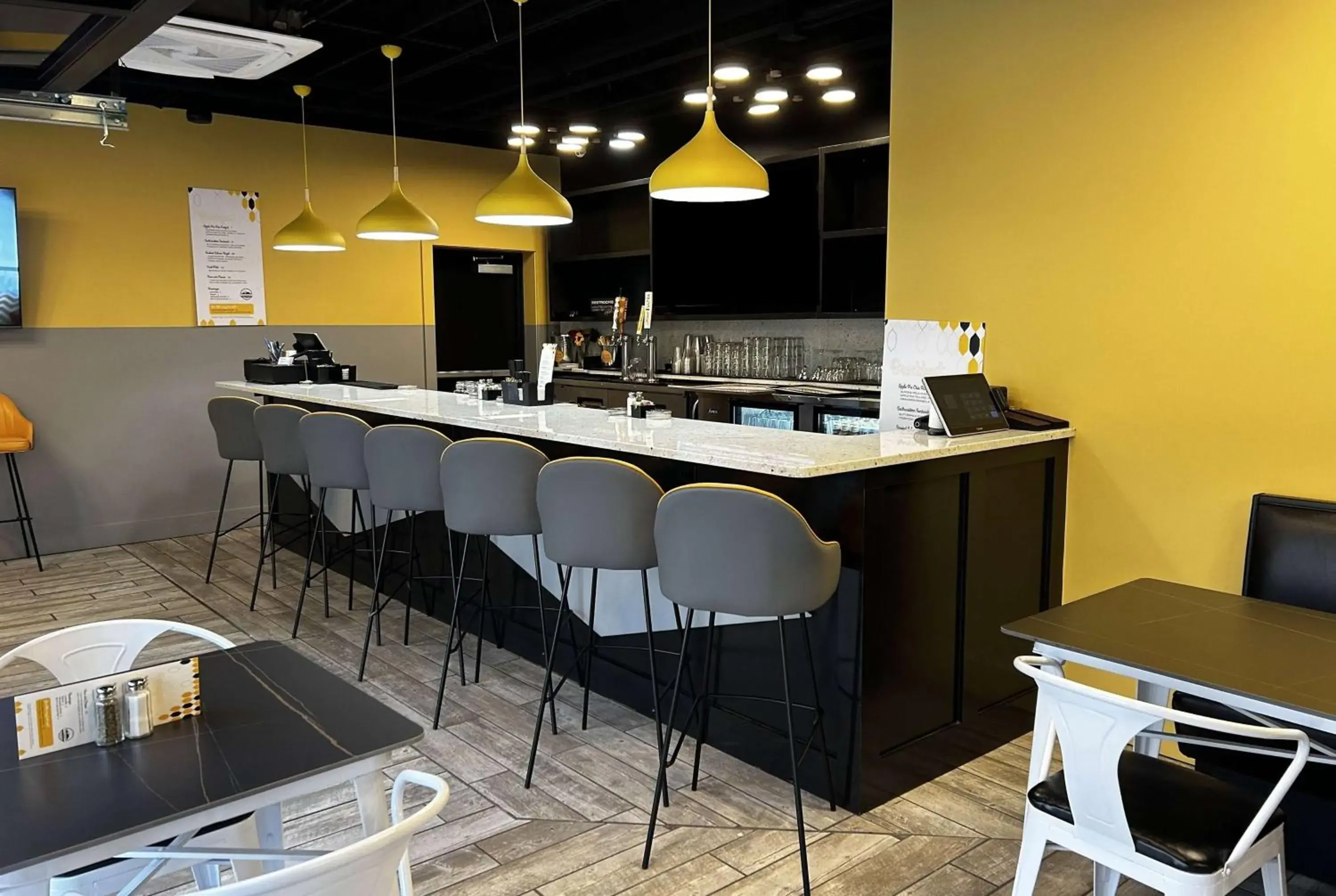 Restaurant/places to eat in Hotel Bo, a Days Inn by Wyndham Chattanooga Downtown Restaurant/places to eat in Hotel Bo, a Days Inn by Wyndham Chattanooga Downtown