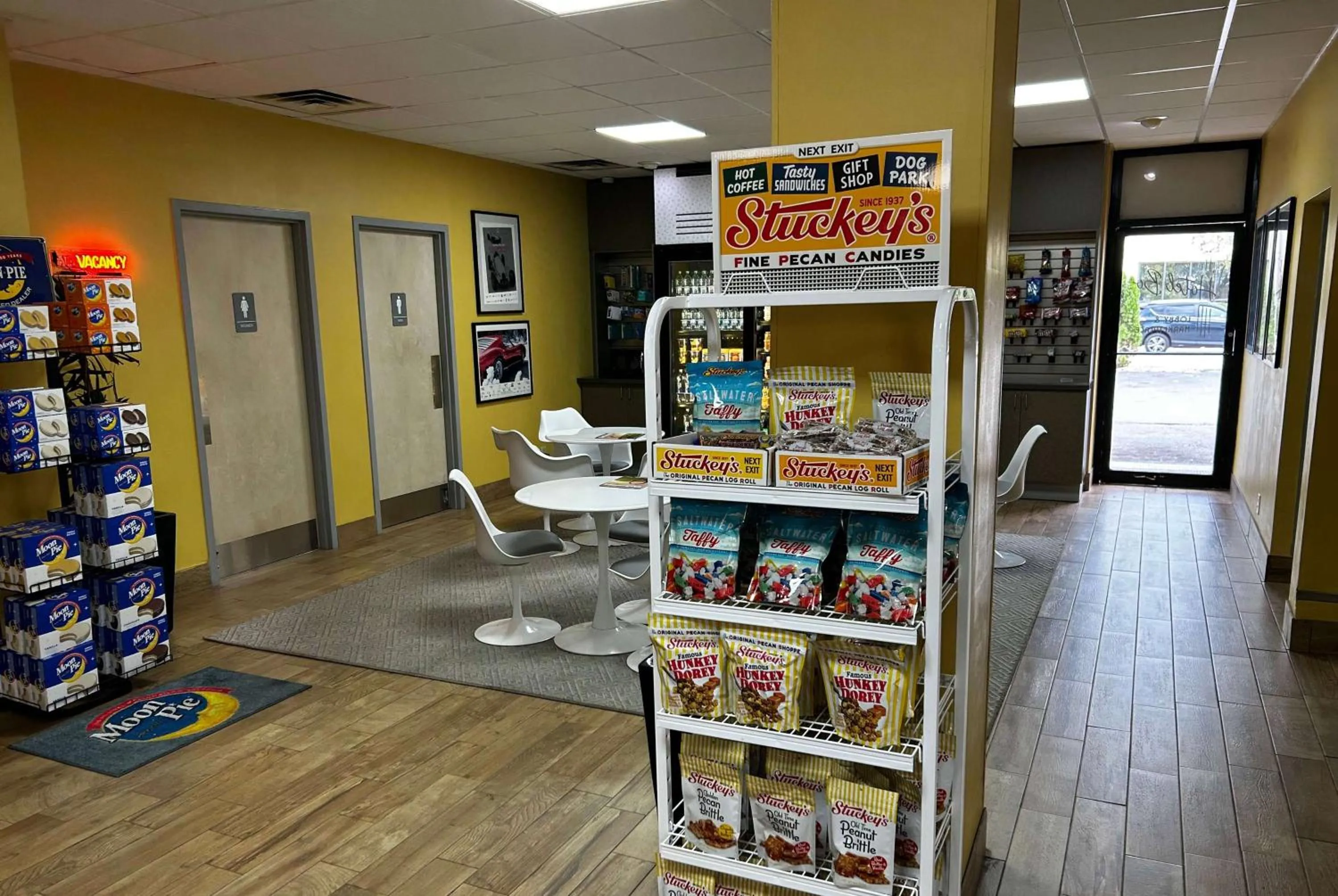 Lobby or reception in Hotel Bo, a Days Inn by Wyndham Chattanooga Downtown